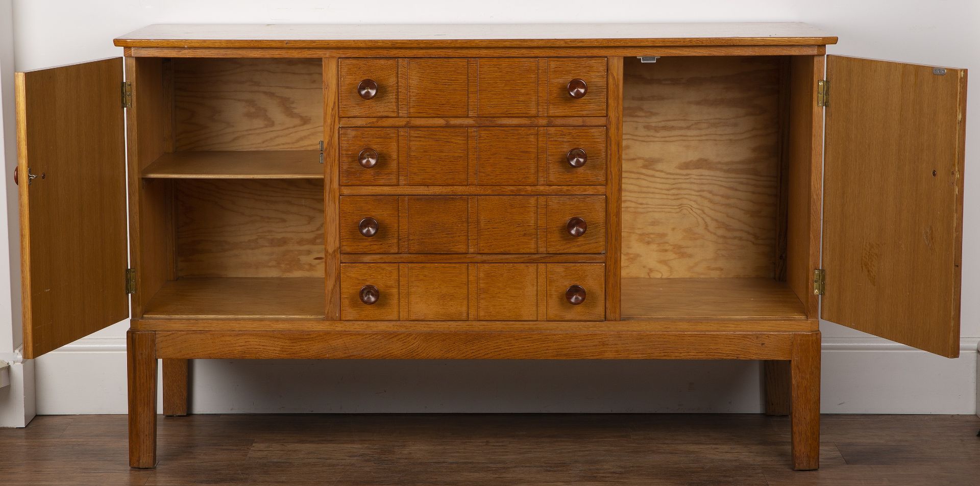 Gordon Russell (1892-1980) oak, Utility sideboard, with four central drawers flanked on each side by - Bild 2 aus 8