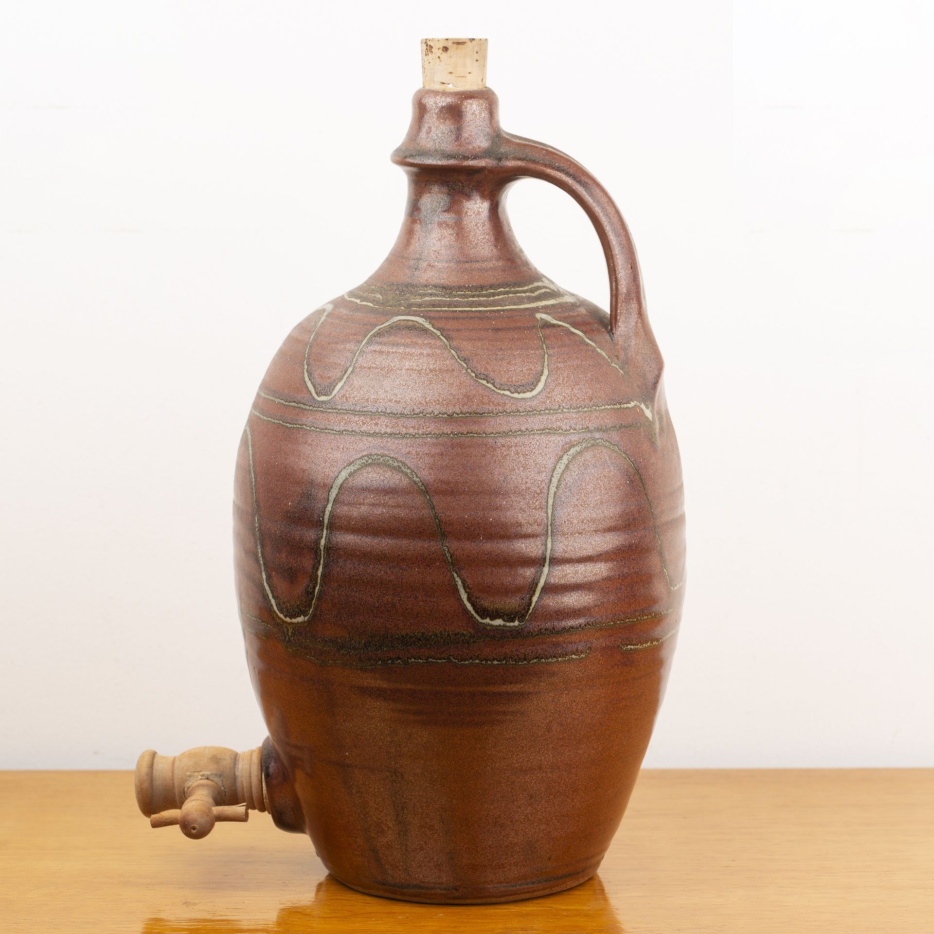 Winchcombe Pottery studio pottery cider flagon, with combed decoration, impressed mark to the - Bild 3 aus 4