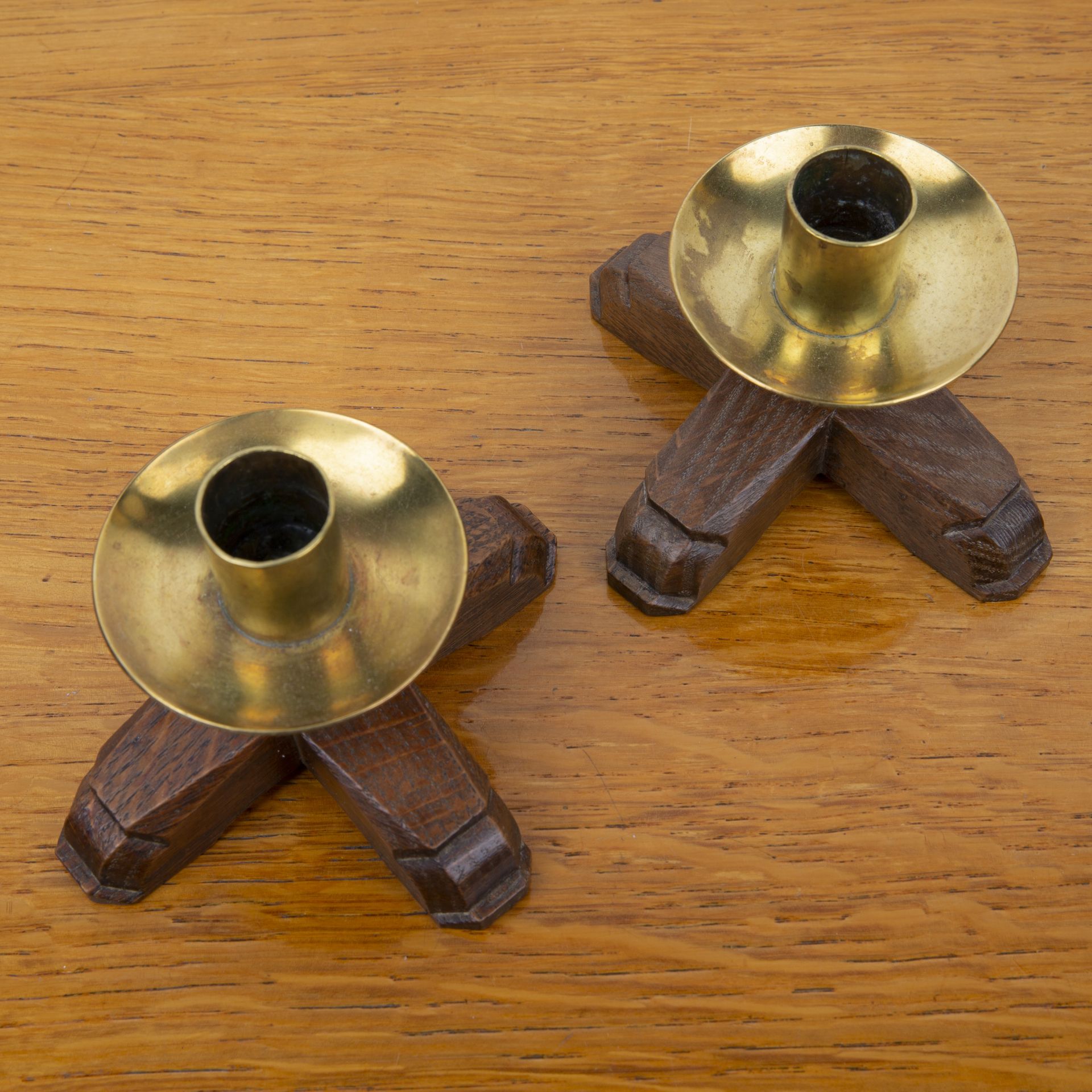 Gordon Russell Ltd of Broadway pair of oak and brass candlesticks, stamped 'Gordon Russell Ltd' to - Image 3 of 5