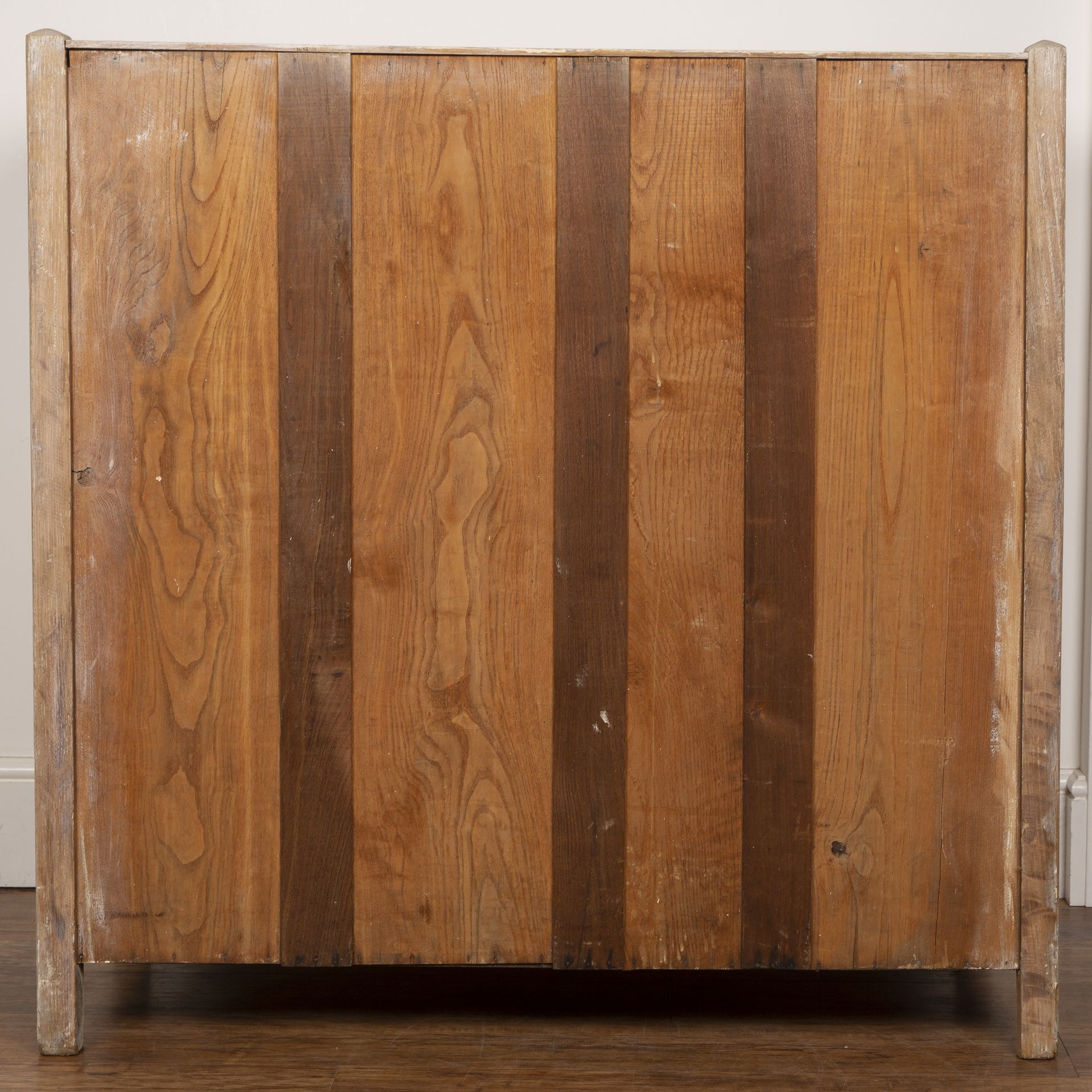 Heals cupboard limed oak, design number '348', with two panelled doors enclosing shelves, raised - Bild 5 aus 5