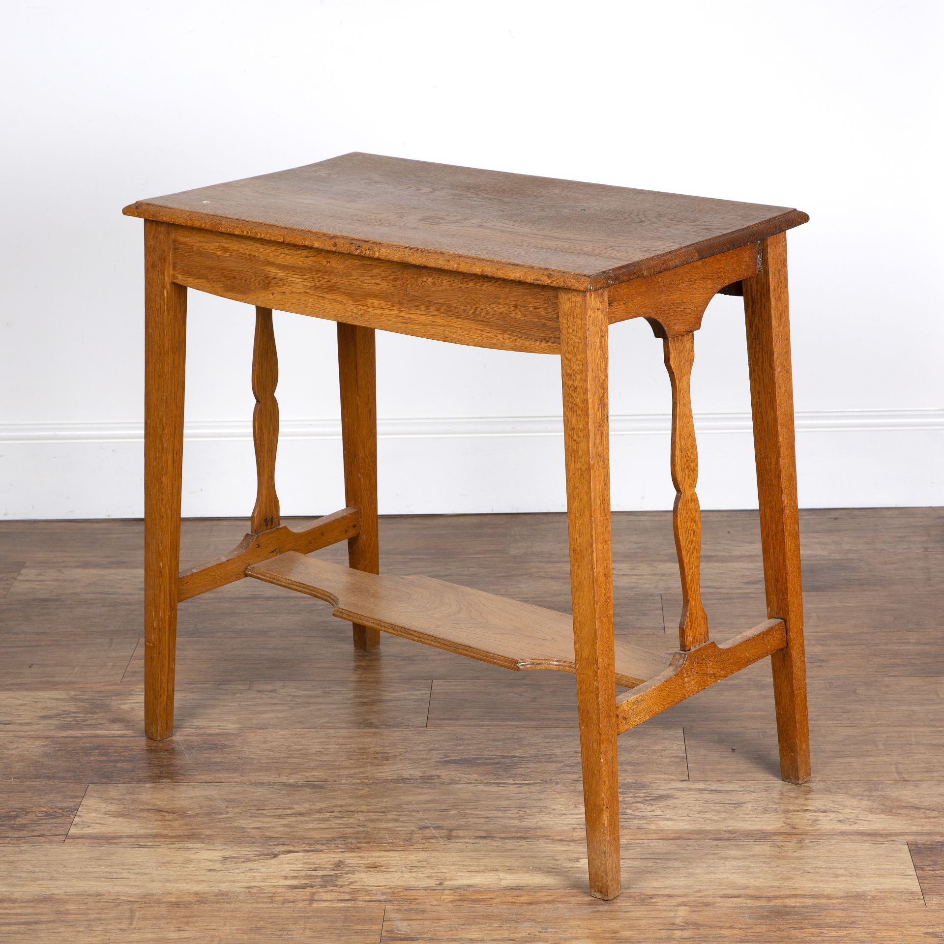 In the manner of Liberty & Co oak, side table with tapering shaped supports, unmarked, 75.5cm wide x - Bild 3 aus 5