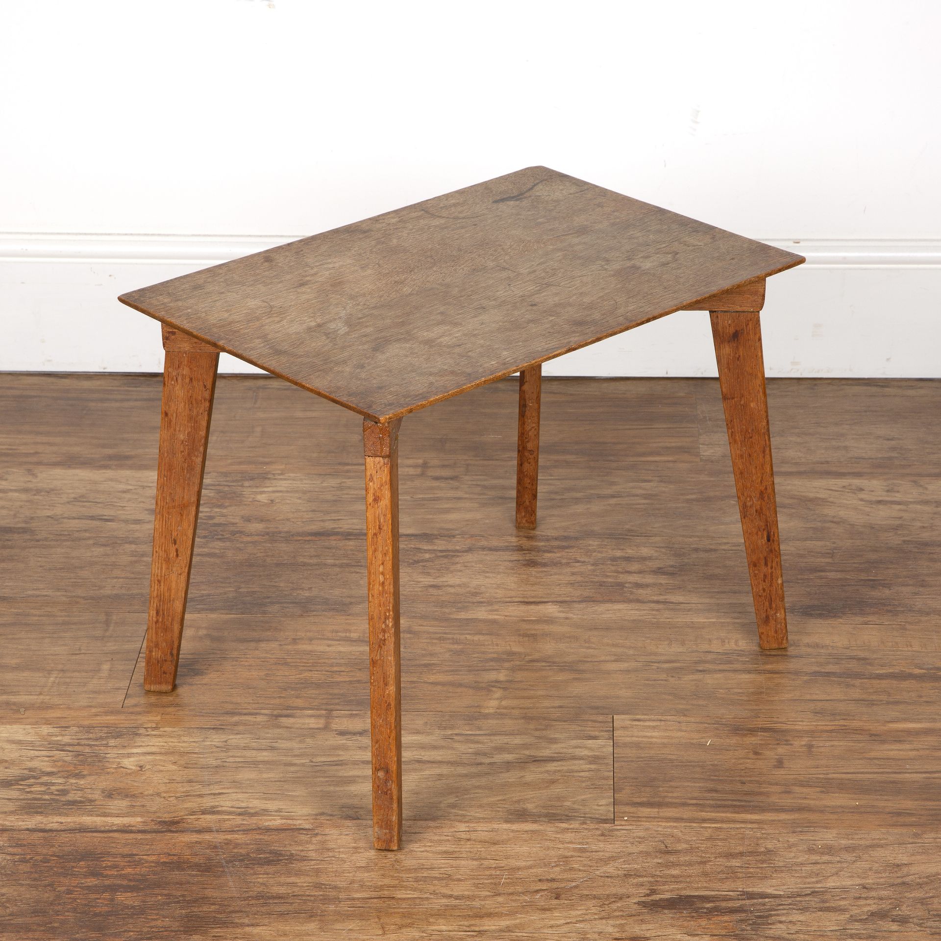 Cotswold School oak, occasional table with rectangular top, standing on tapering legs, 51cm wide x - Bild 2 aus 3