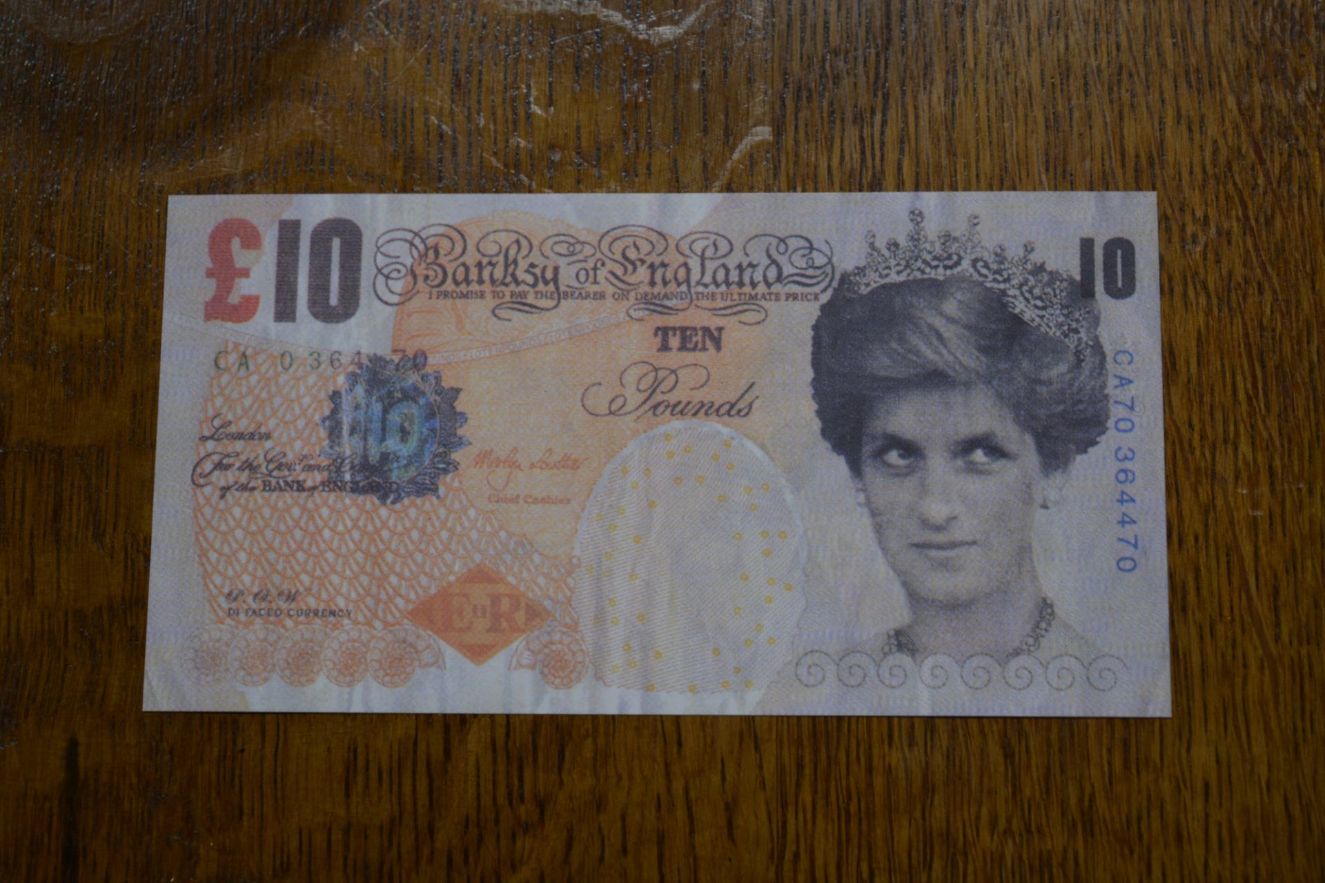 Banksy (b.1974) 'Di-Faced tenner', offset lithograph, 14cm x 7.5cm The note itself is in good - Bild 11 aus 11