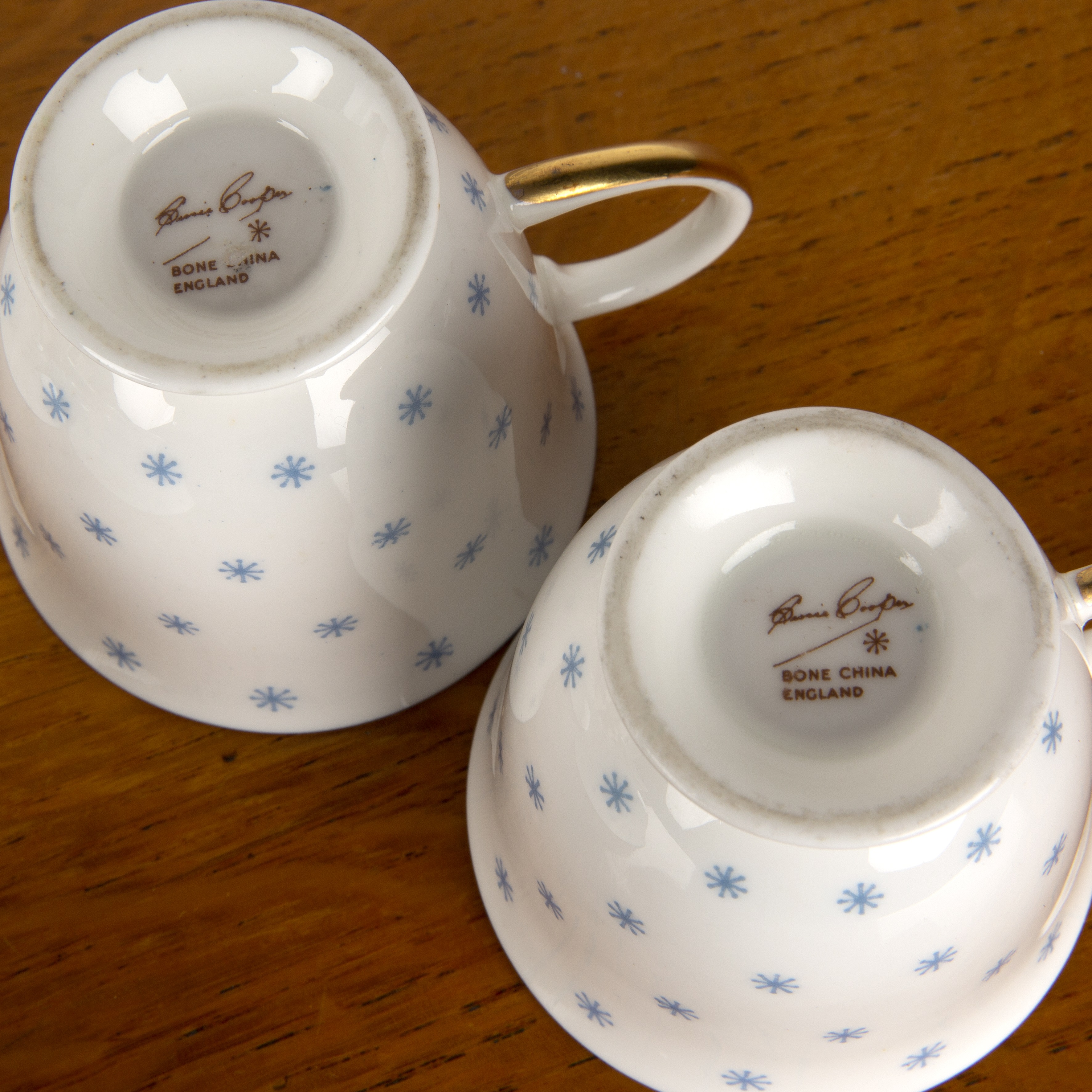 Susie Cooper (1902-1995) bone china tea set, decorated with blue stars on a white ground, with - Image 4 of 4