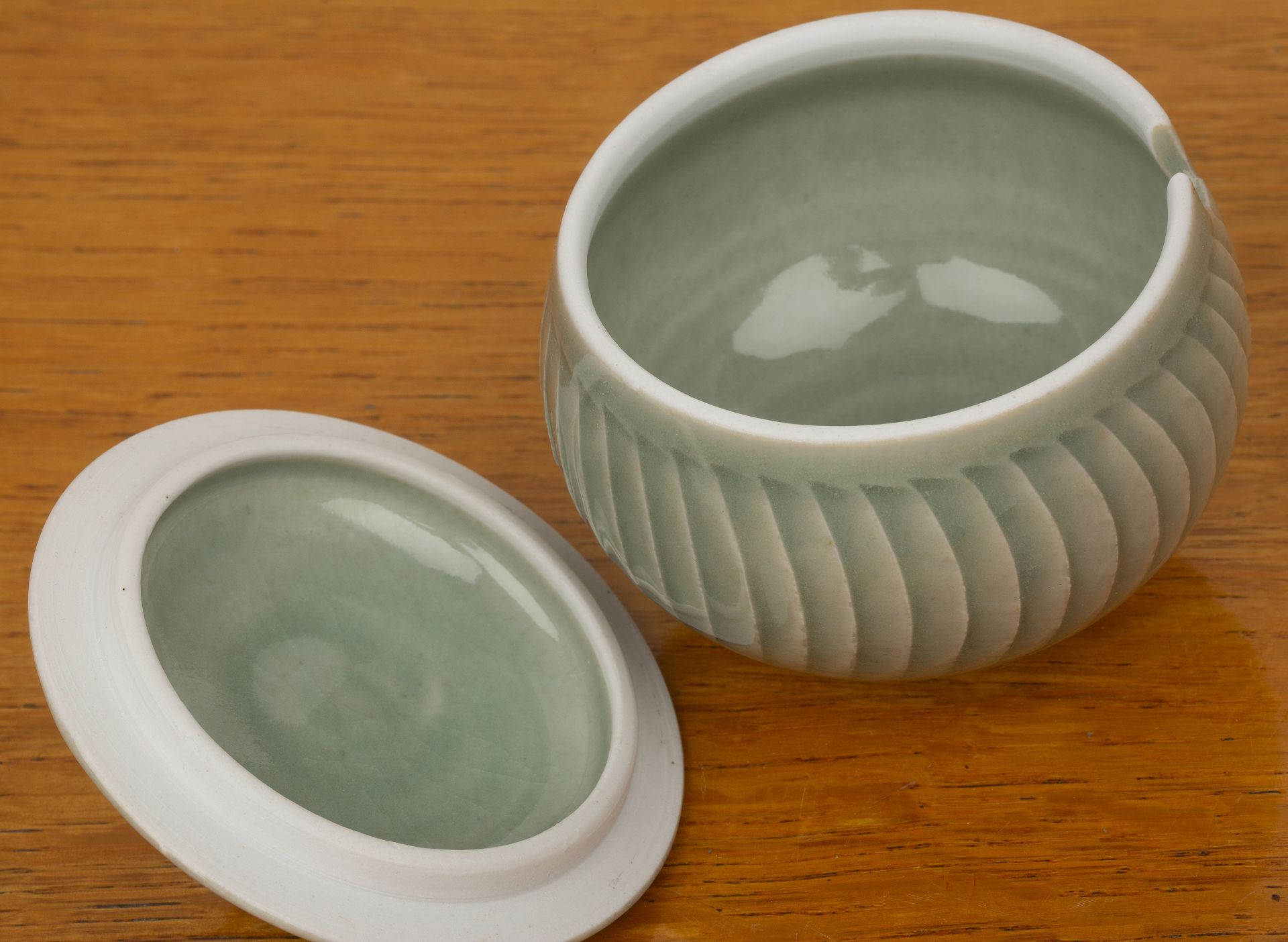 David Leach (1911-2005) preserve pot and cover with celadon glaze, impressed mark to the base, 9.5cm - Image 3 of 4