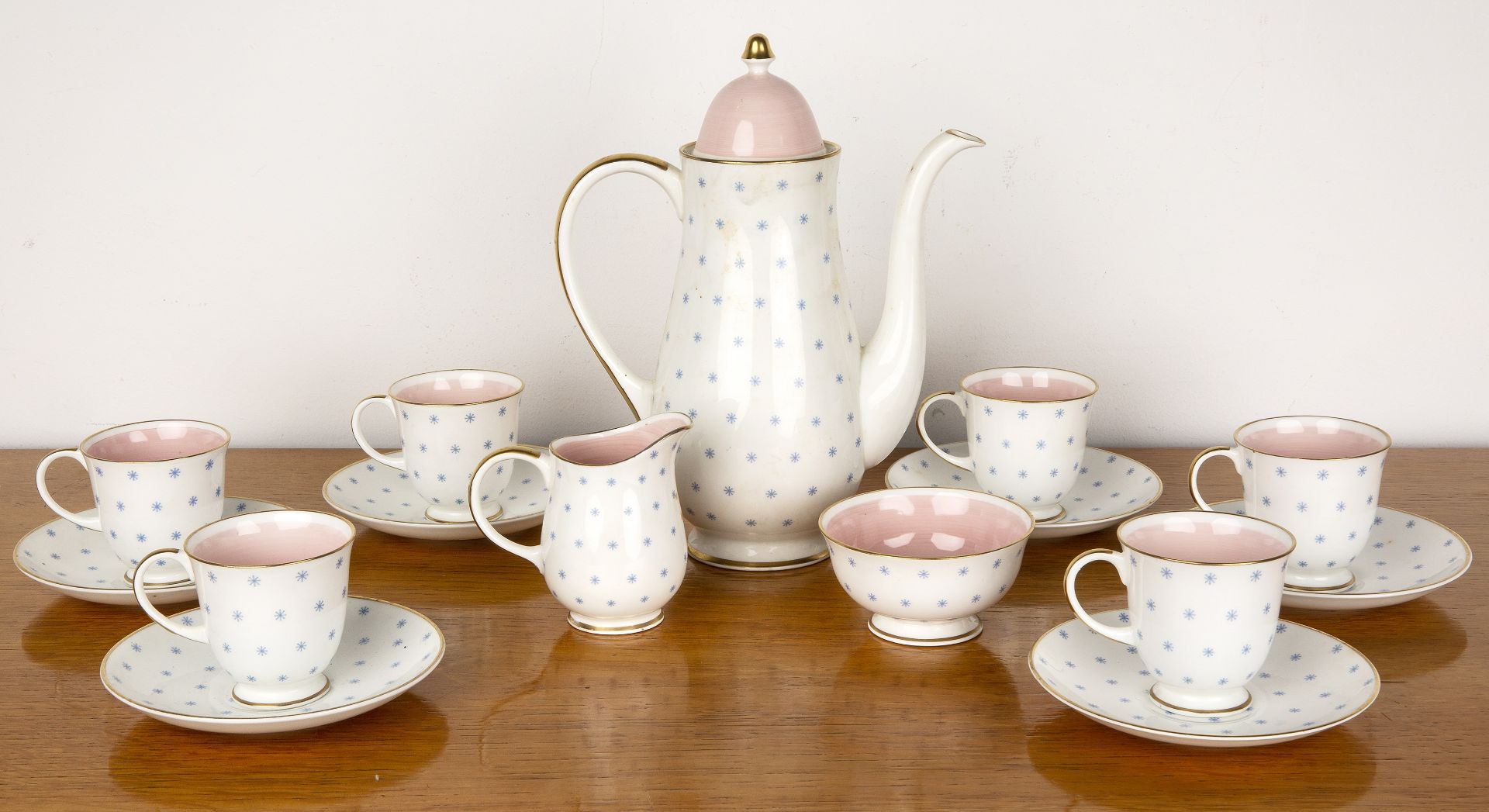 Susie Cooper (1902-1995) bone china tea set, decorated with blue stars on a white ground, with - Bild 2 aus 4