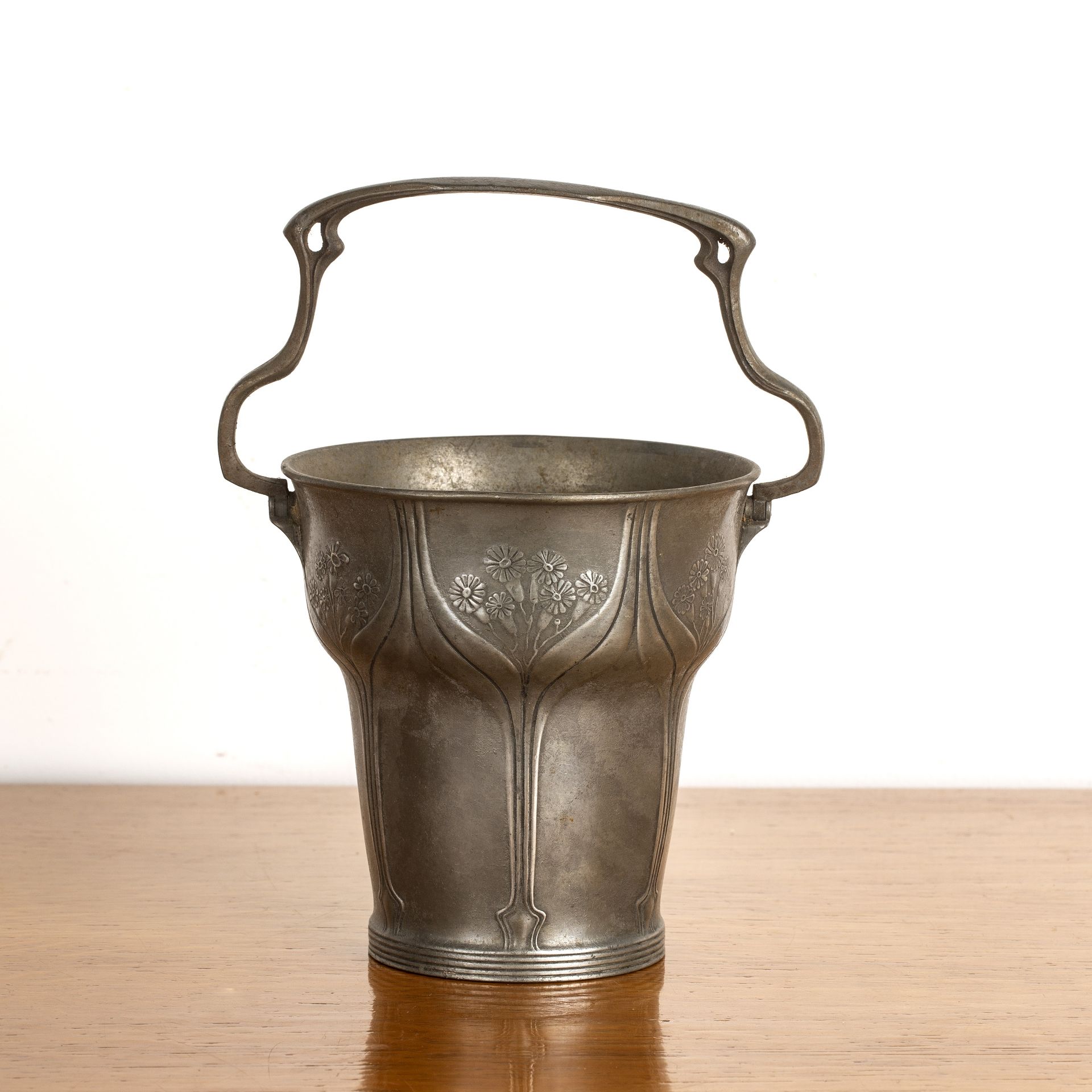 Orivit pewter, Art Nouveau style basket, decorated with flowers, stamped marks and numbers '2319' to - Image 2 of 3