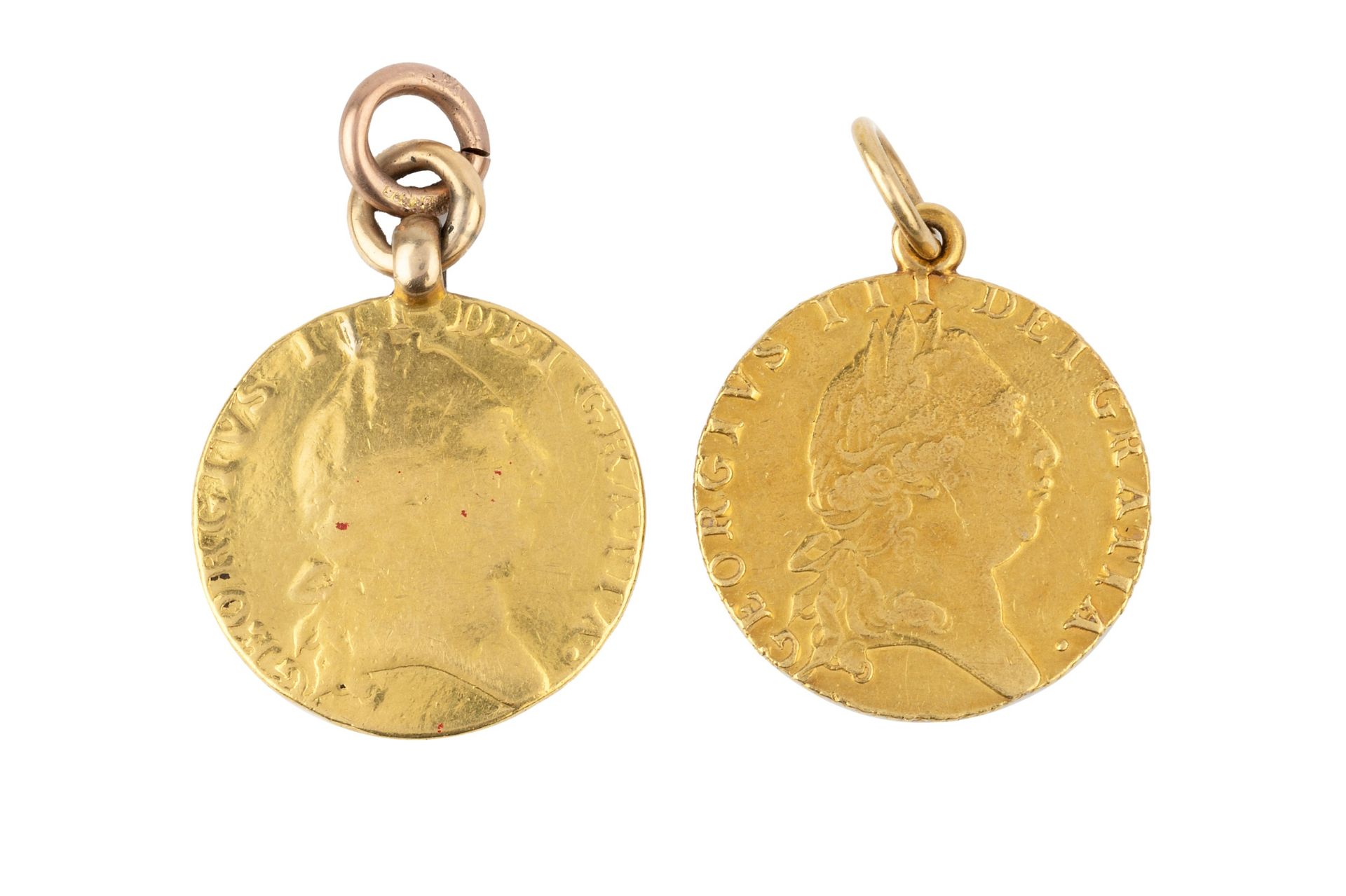 Two George III spade guineas, 1788 and 1793, both with suspension loops. (2) overall gross weight - Bild 2 aus 2
