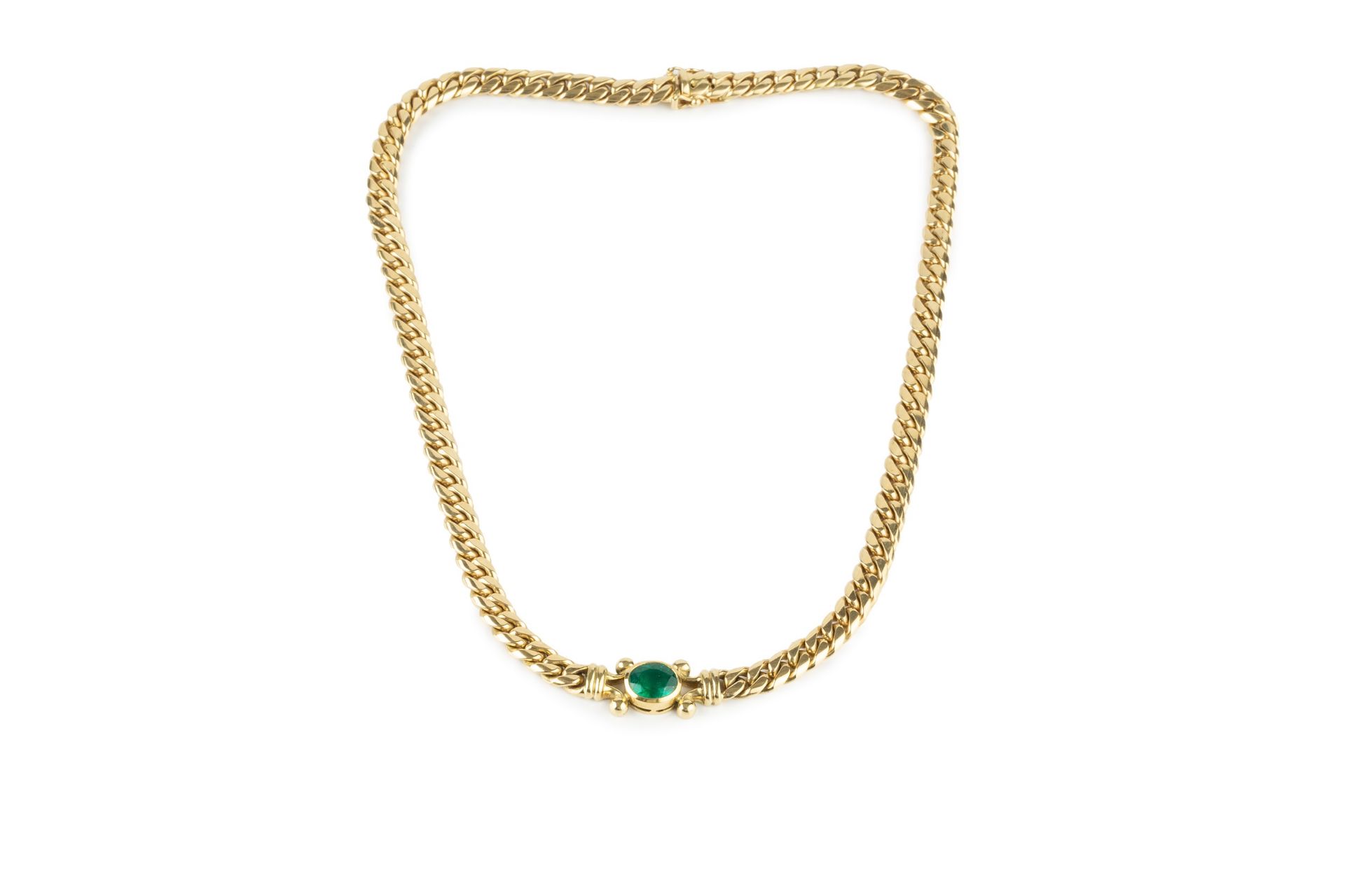 An 18ct gold and emerald necklace by Theo Fennell, of curb link design, with central oval collet-set - Bild 2 aus 4