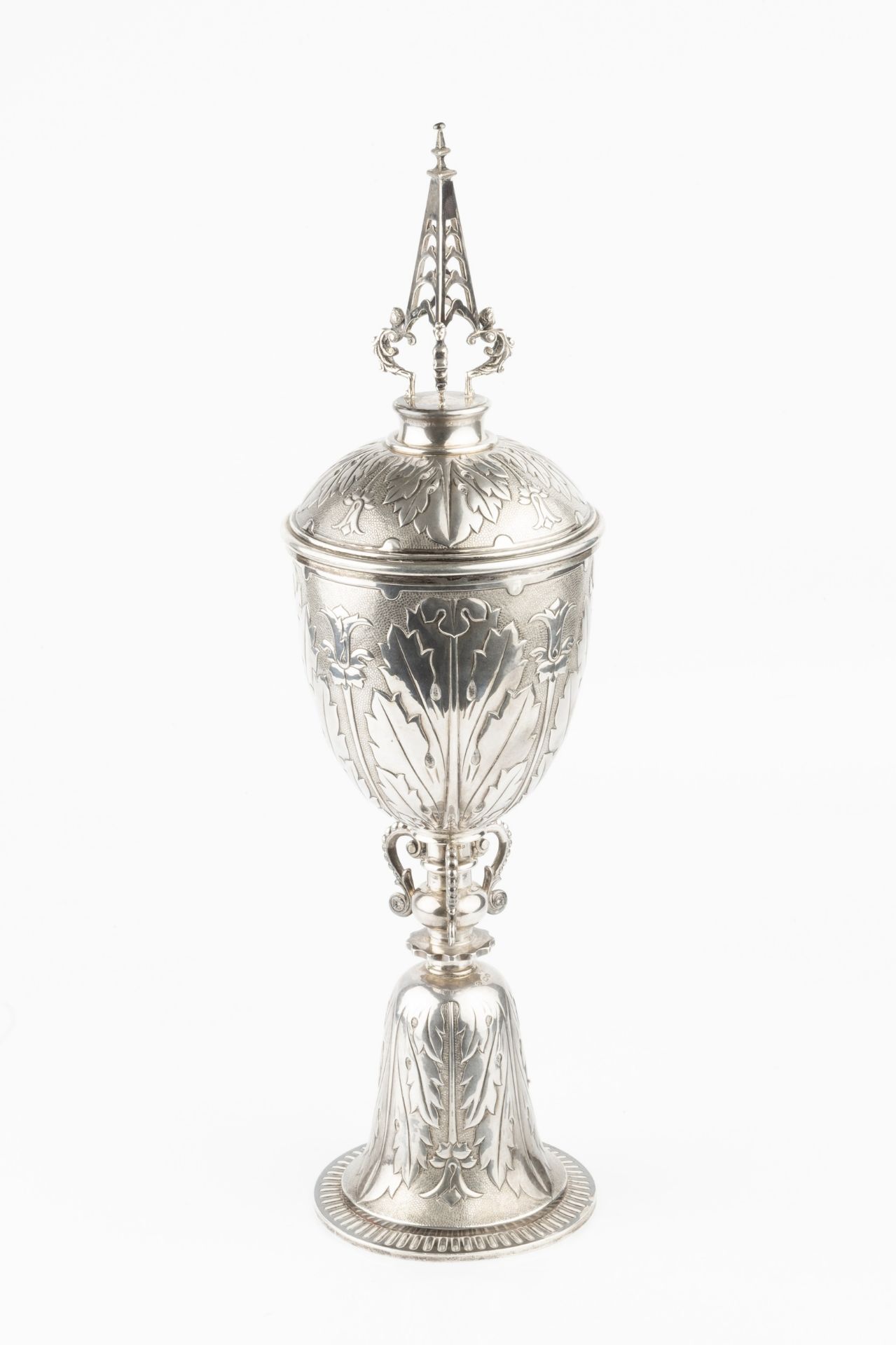 A George V silver Arts & Crafts steeple cup and cover, by Keswick School of Industrial Arts, - Bild 2 aus 5