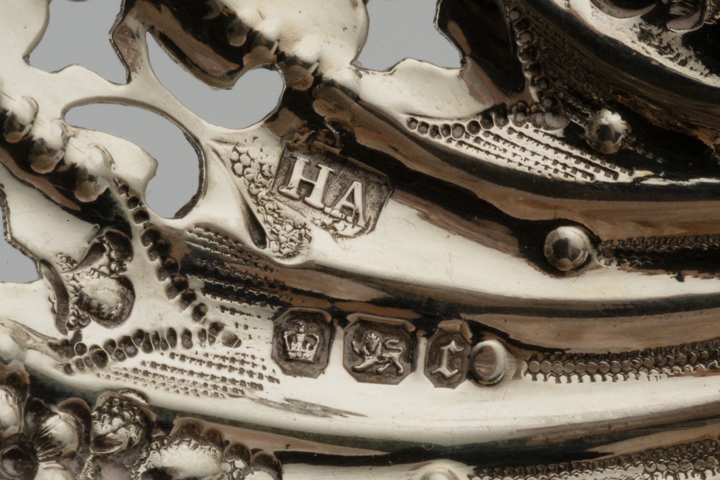 A pair of George III silver scallop shaped butter dishes, on ball feet by Charles Aldridge & Henry - Image 4 of 4