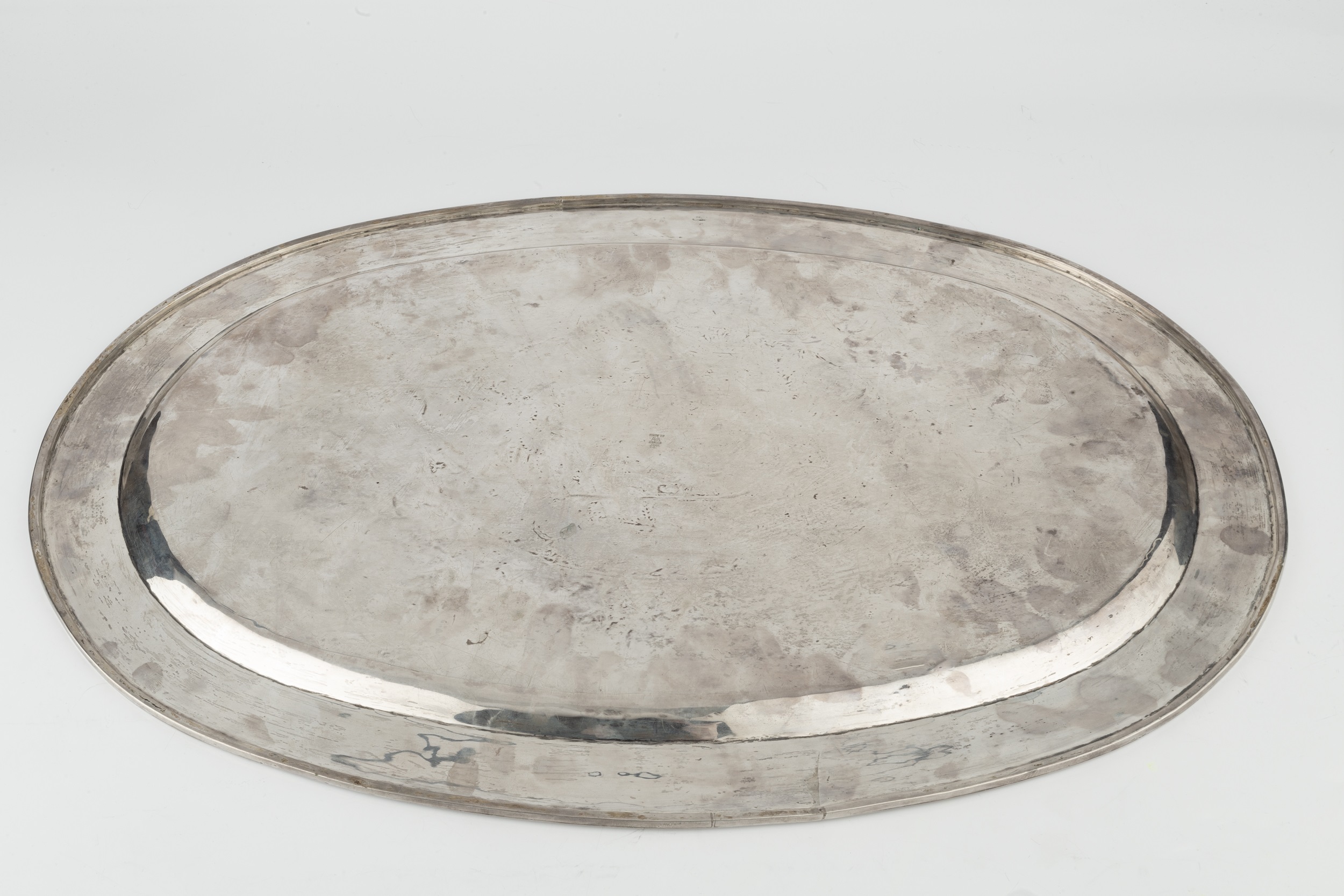 A Mexican silver oval platter, with engraved oval armorial to the centre, stamped 'MEXICO AVA - Image 2 of 2