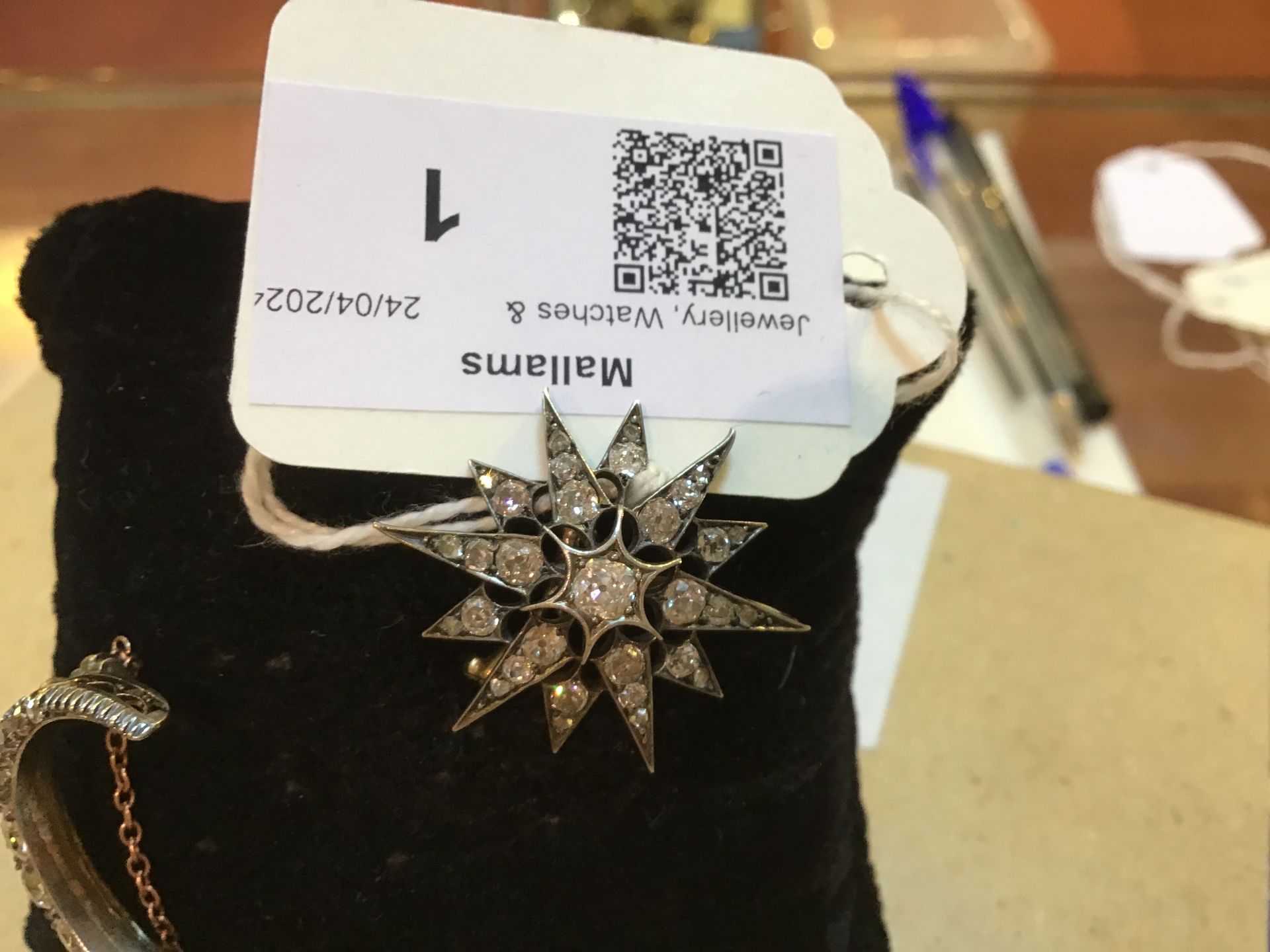 A late Victorian/Edwardian diamond star brooch/pendant, set throughout with graduated old-cut - Bild 8 aus 9