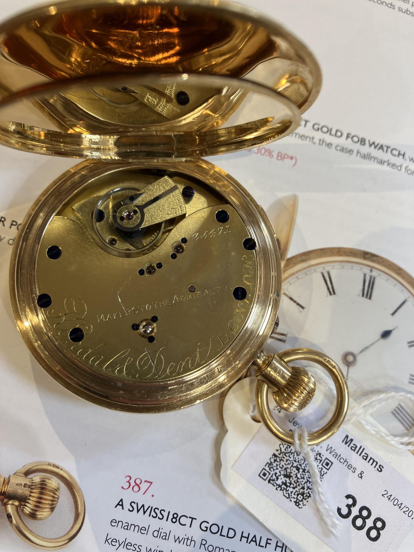 An Edwardian 18ct gold hunter pocket watch, the enamel dial with roman numerals and 1-300 outer - Bild 6 aus 7