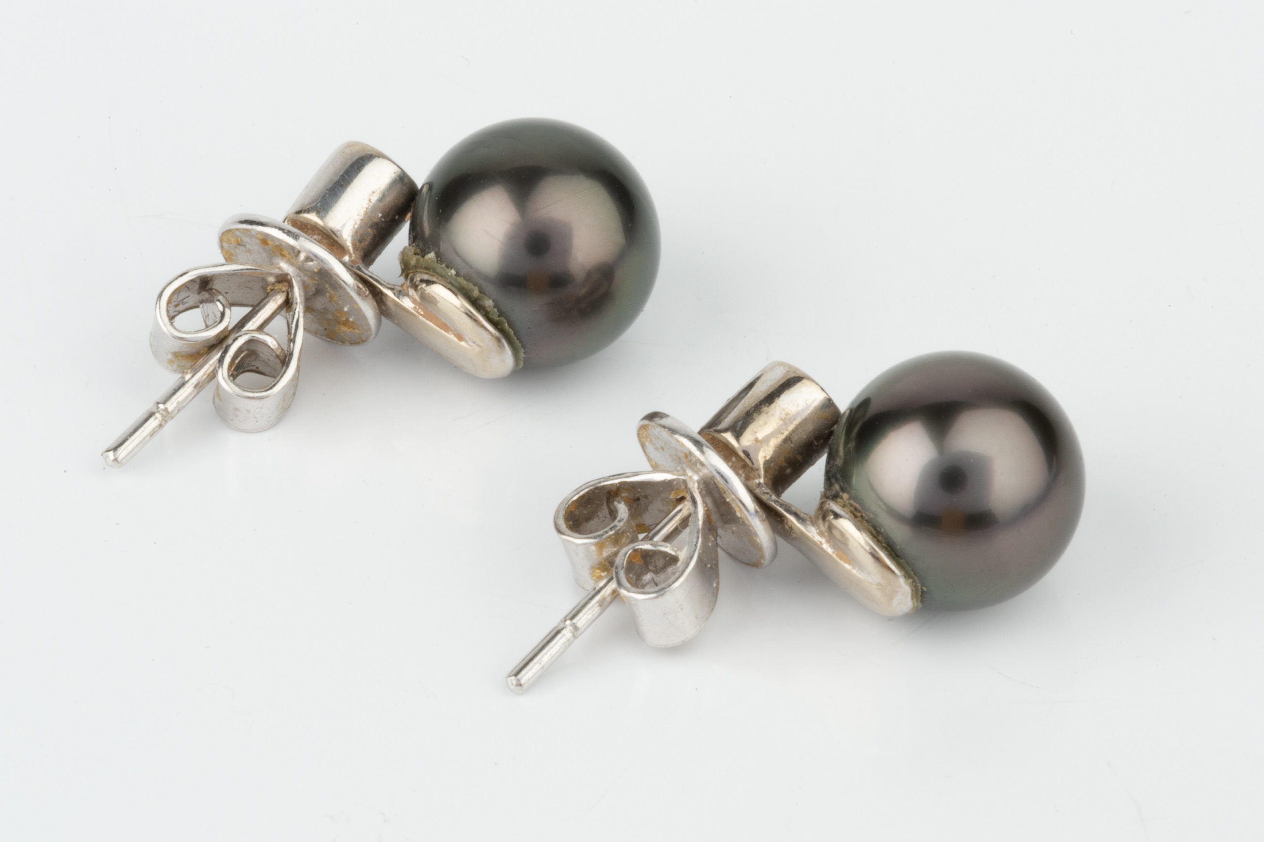 A pair of diamond and black cultured pearl ear studs, each with single collet set diamond mounted - Image 2 of 3