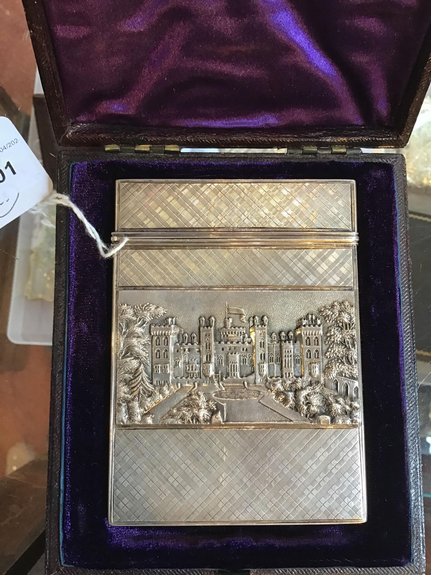 An early Victorian silver castle top card case, depicting a view of Windsor Castle to one side and - Bild 5 aus 13