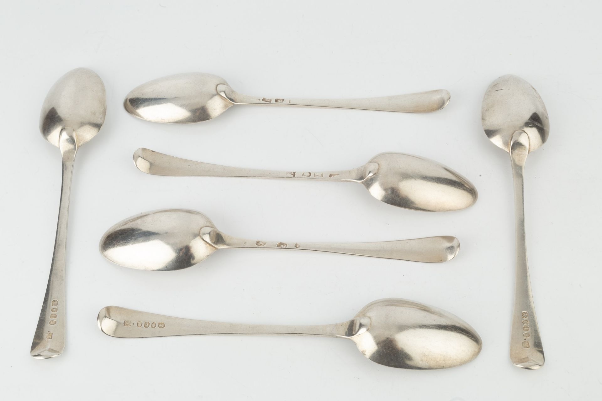 A matched set of six George III feather edged old English pattern table spoons, three with marks - Bild 2 aus 2