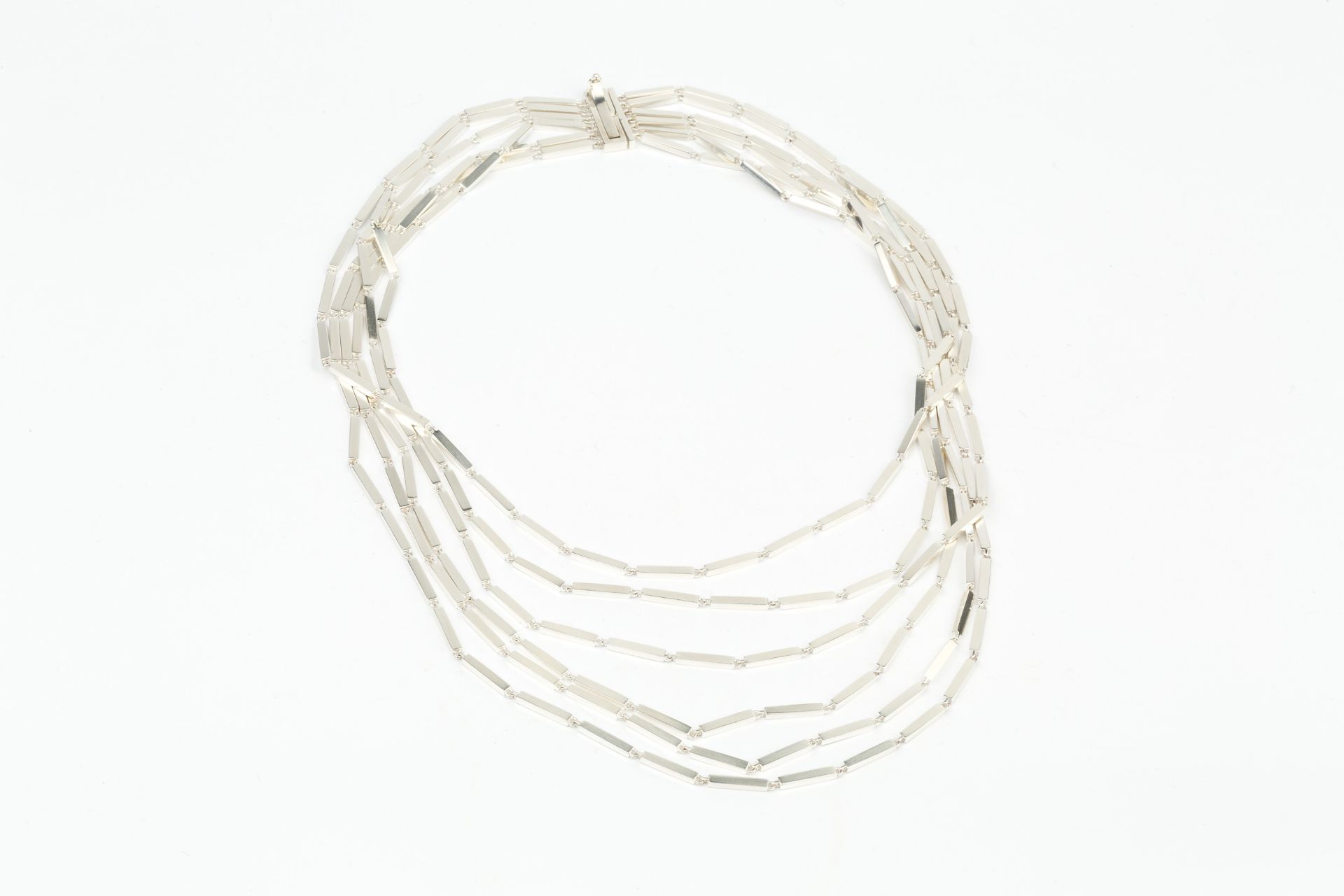 An 'Aria' sterling silver necklet by Georg Jensen, featuring six rows of bar-link chain, with a - Bild 2 aus 2