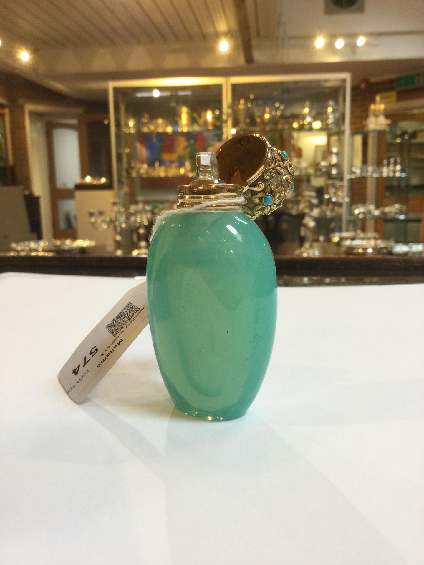 A 19th century French gold mounted opaline glass scent bottle, the turquoise glass body of ovoid - Bild 6 aus 11