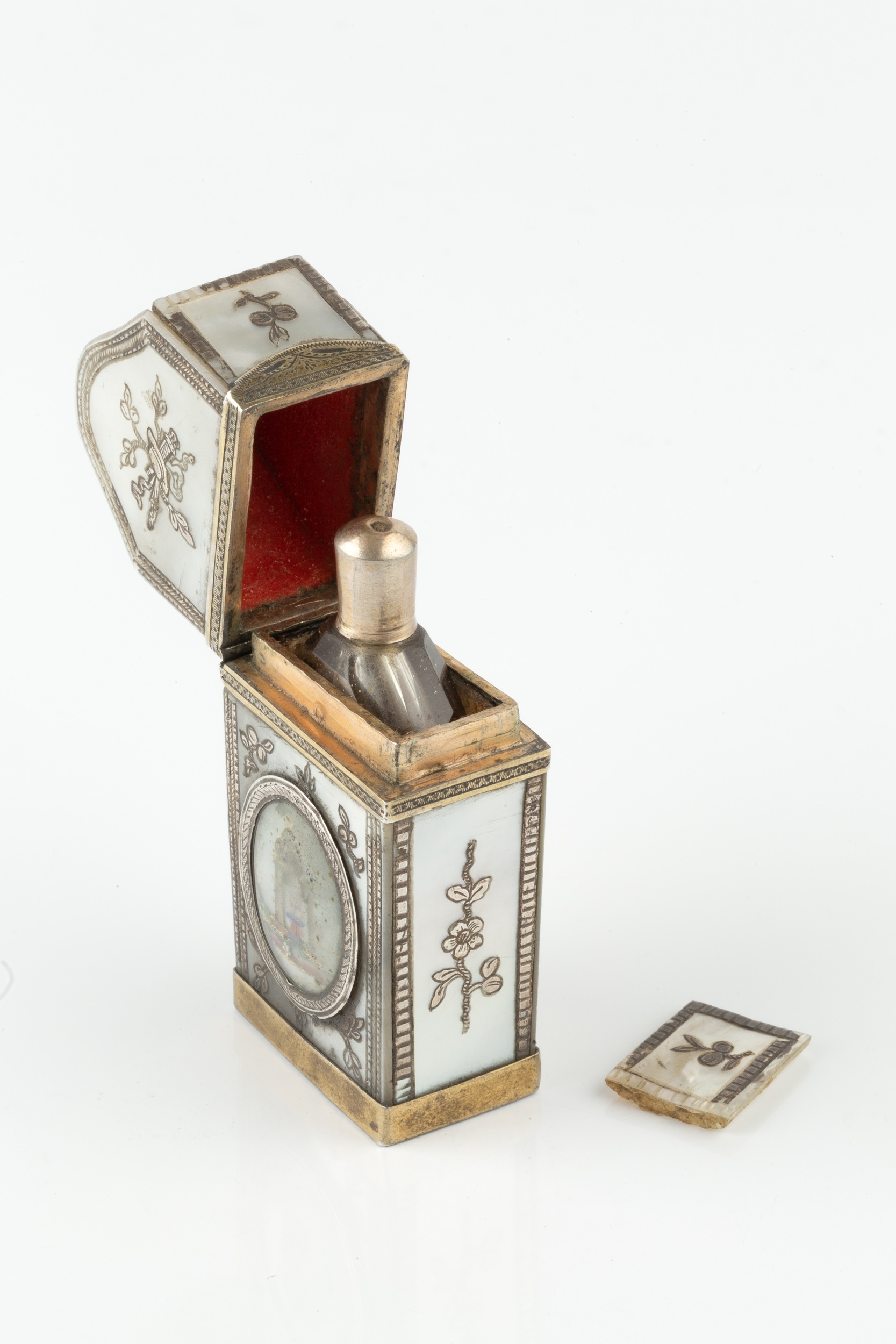 An 18th century French silver mounted mother o'pearl scent bottle etui, of rectangular form with - Image 2 of 3