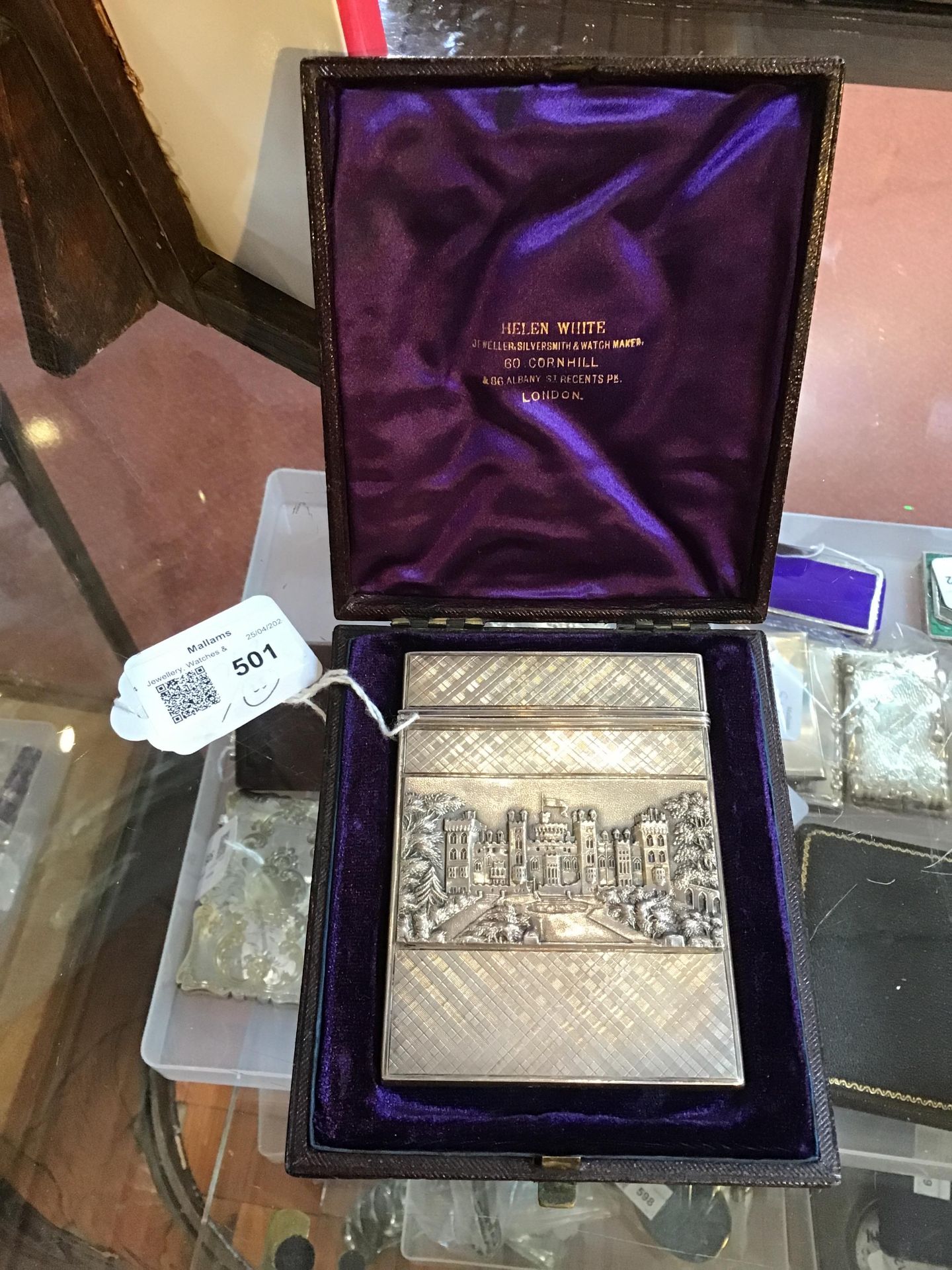 An early Victorian silver castle top card case, depicting a view of Windsor Castle to one side and - Bild 4 aus 13