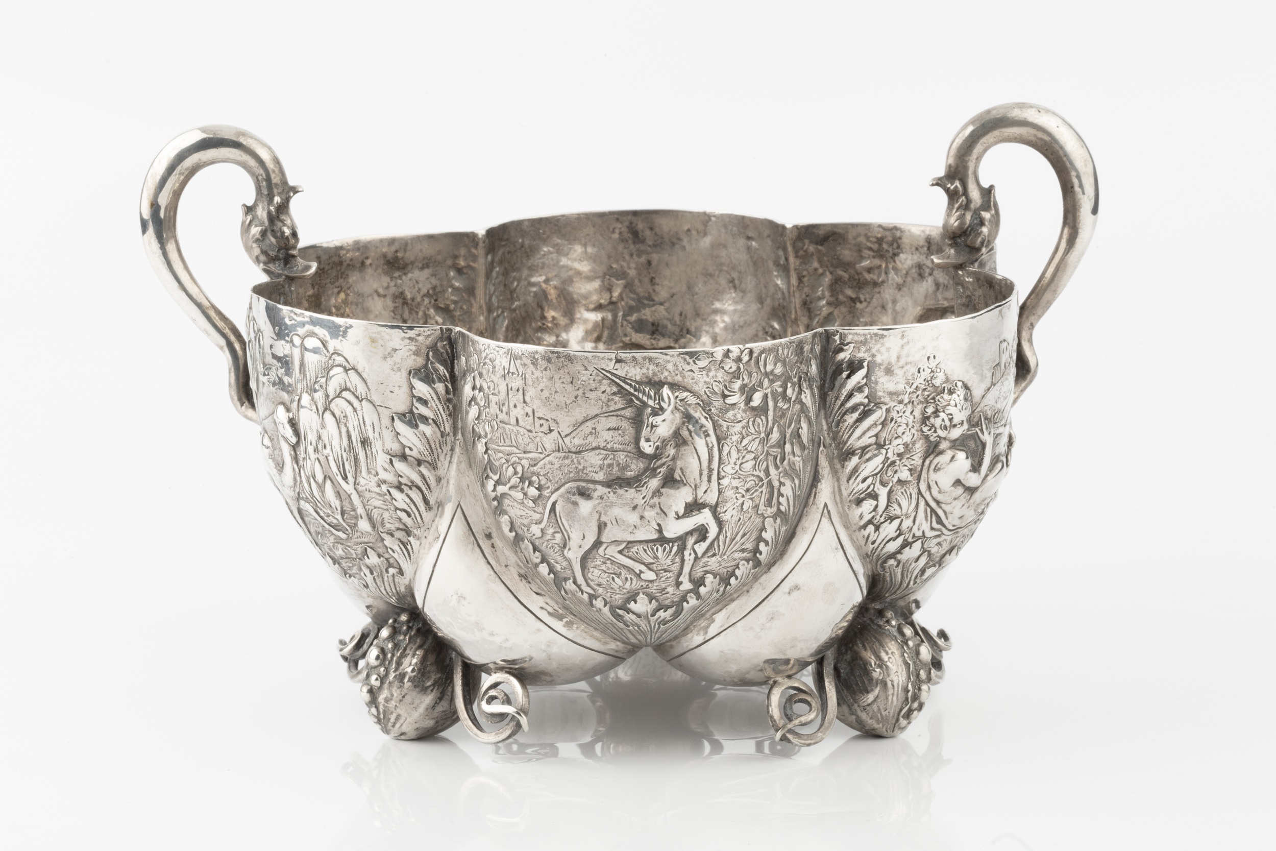 A late 19th/early 20th century Hanau silver lobed bowl, each lobe embossed and engraved with - Image 2 of 2