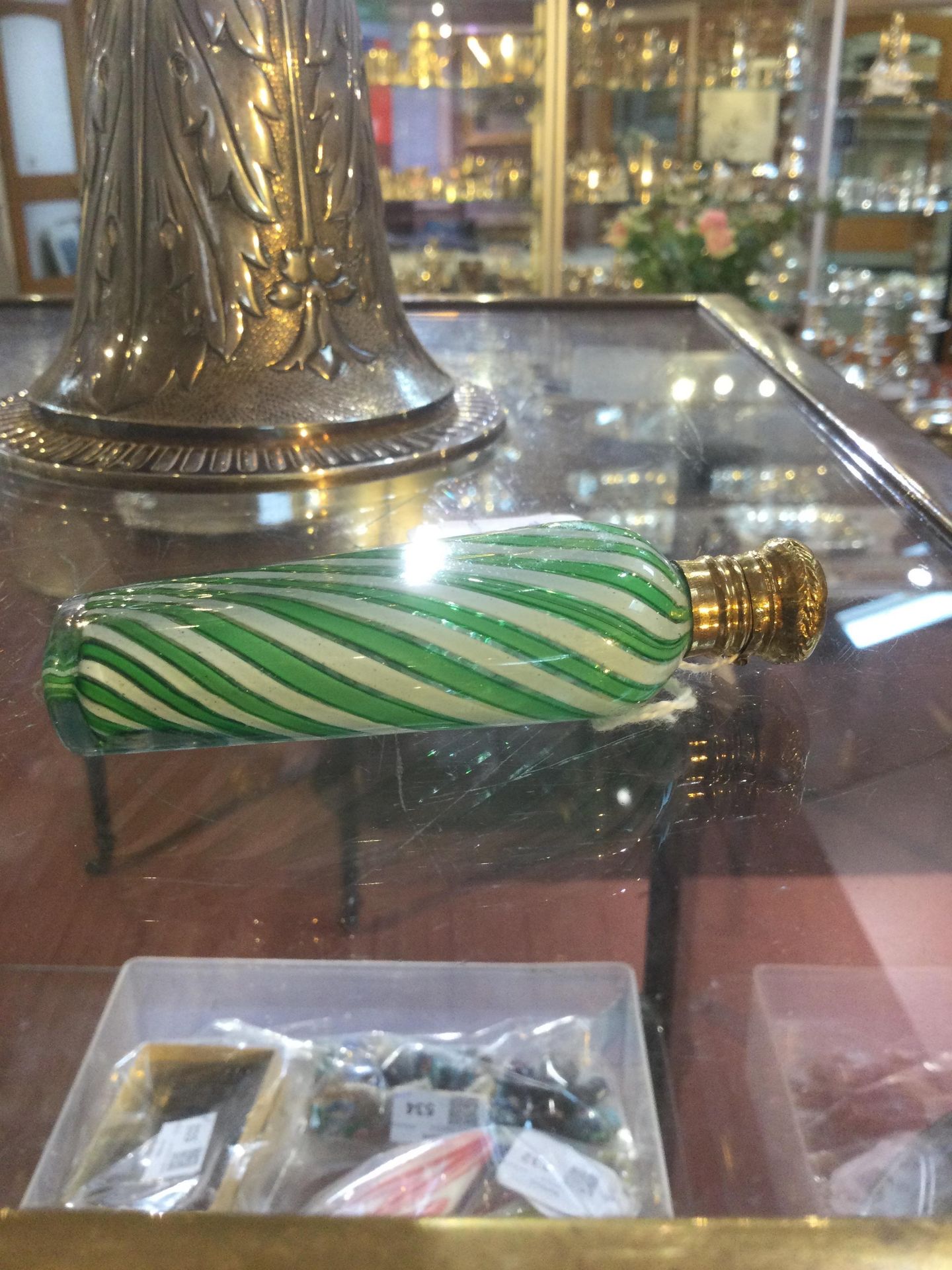 A 19th century French green and white striped glass scent bottle, of slightly tapered form, - Bild 3 aus 7