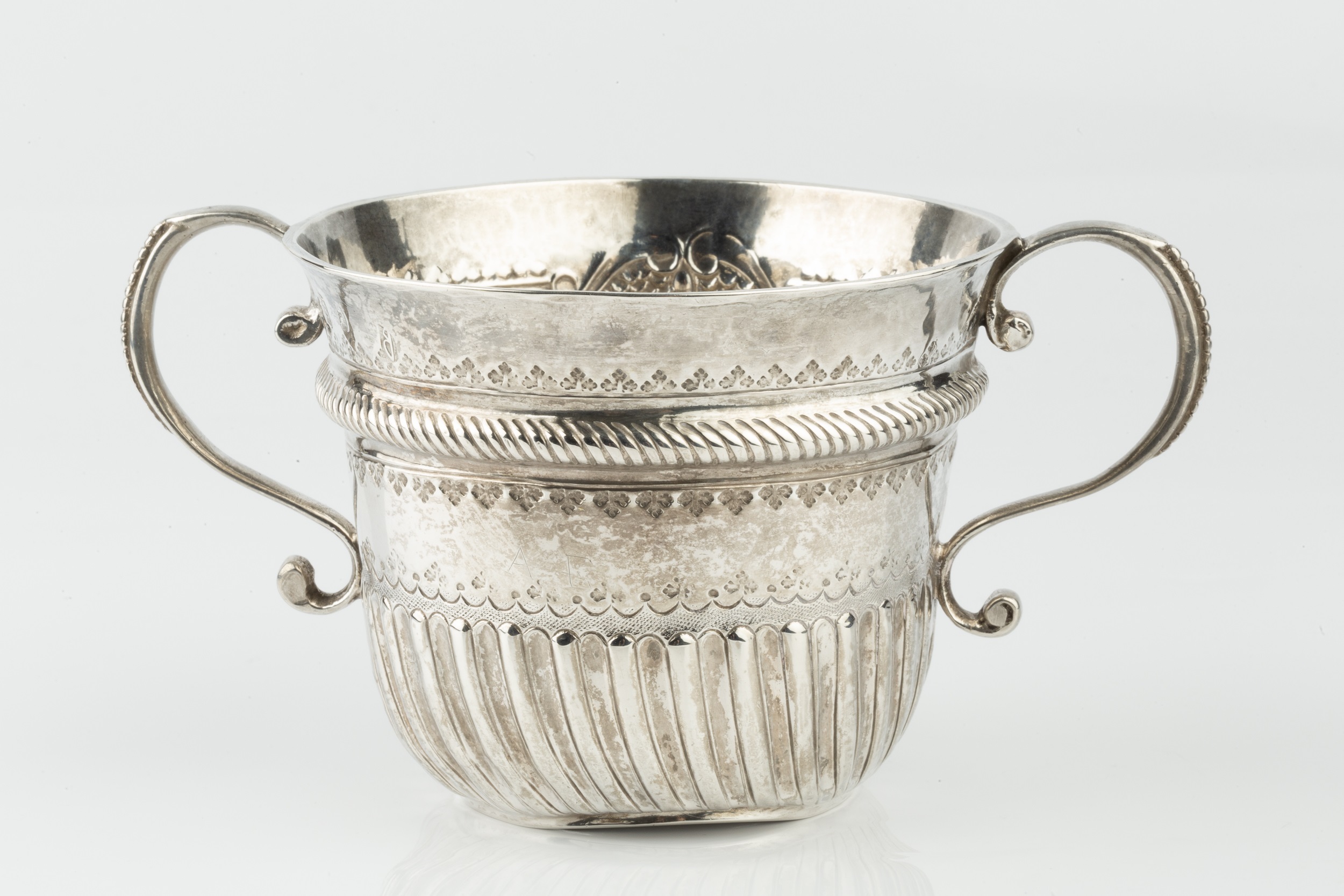 A Queen Anne Britannia standard silver porringer, with ropetwist girdled upper body and part lobed - Image 3 of 3