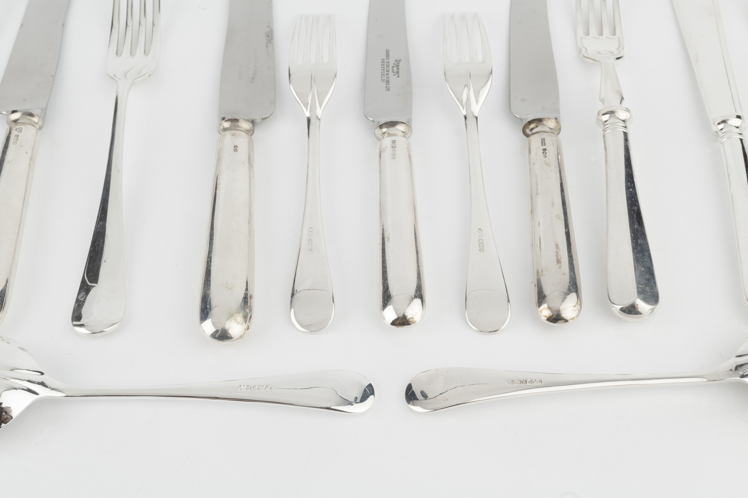 A service of silver Hanoverian pattern flatware, comprising 8 table forks, 8 dessert forks, 8 - Image 2 of 2