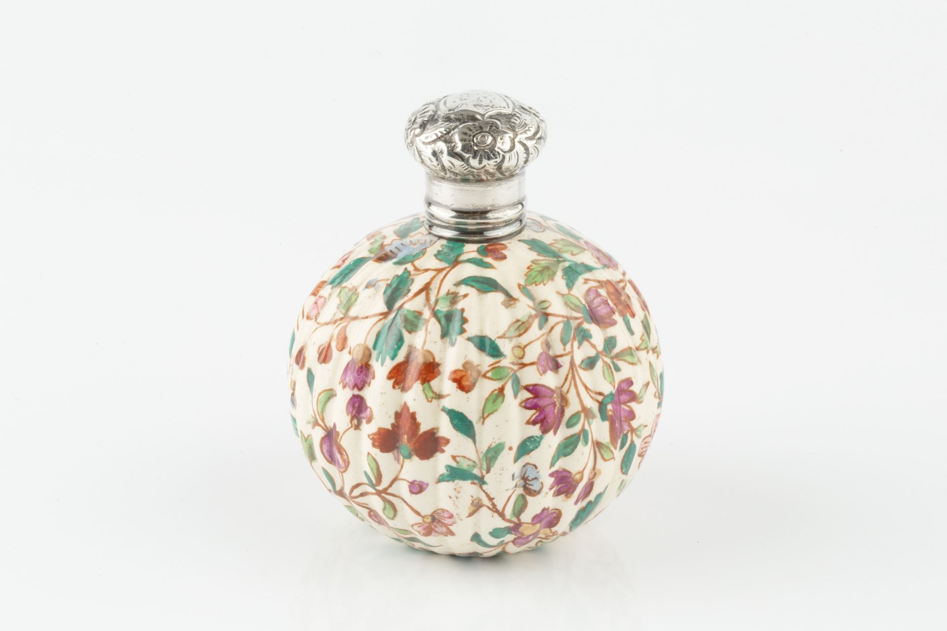 A late Victorian silver topped porcelain scent bottle, of globular lobed form, printed with - Bild 2 aus 2