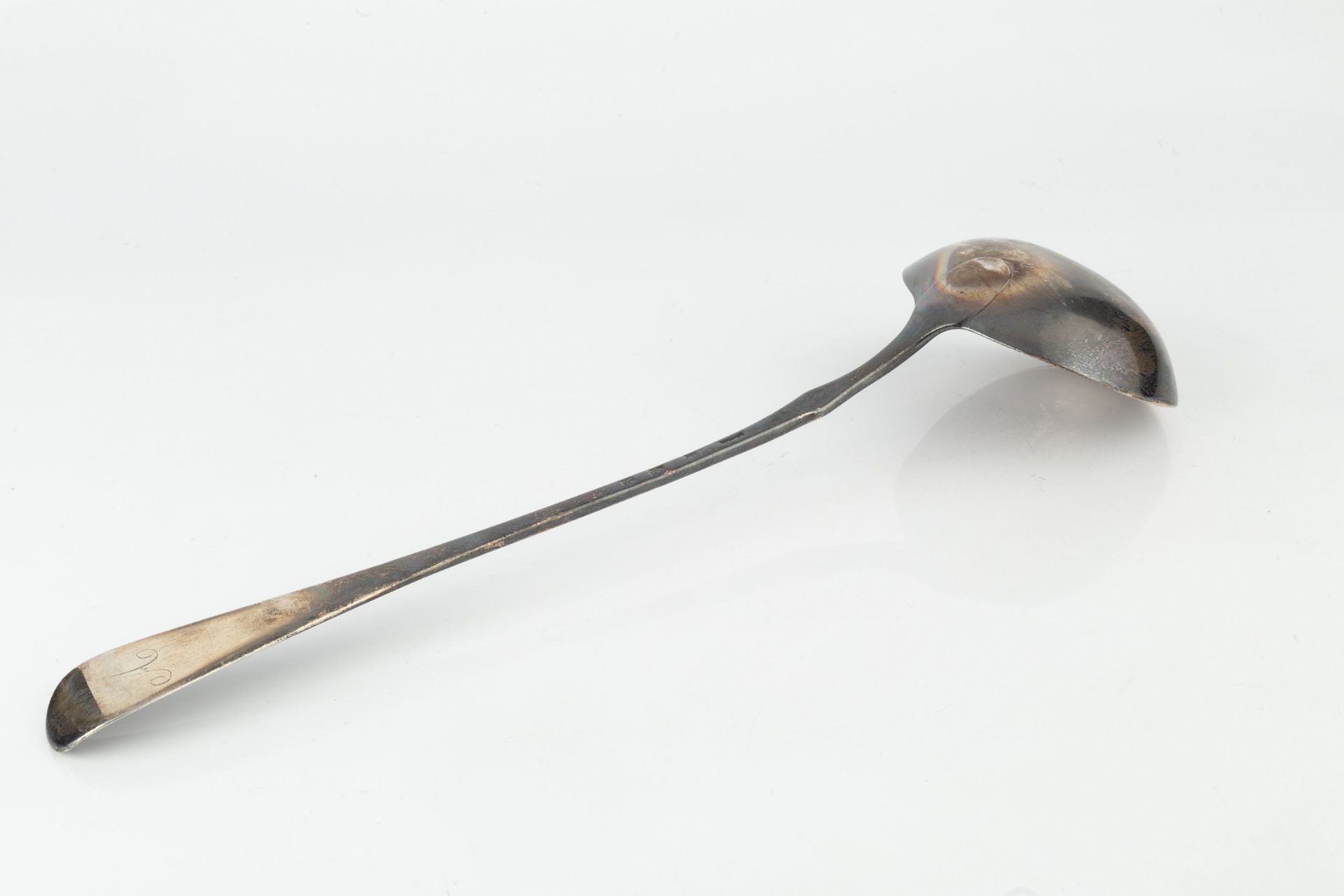 A George III Scottish silver soup ladle, of old English pattern, by Lothian & Robertson, Edinburgh - Image 3 of 3