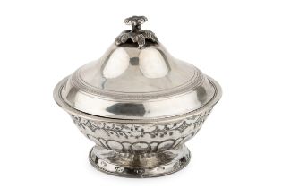An Egyptian silver circular dish and cover, with flower cast finial and engraved borders, 15.5cm
