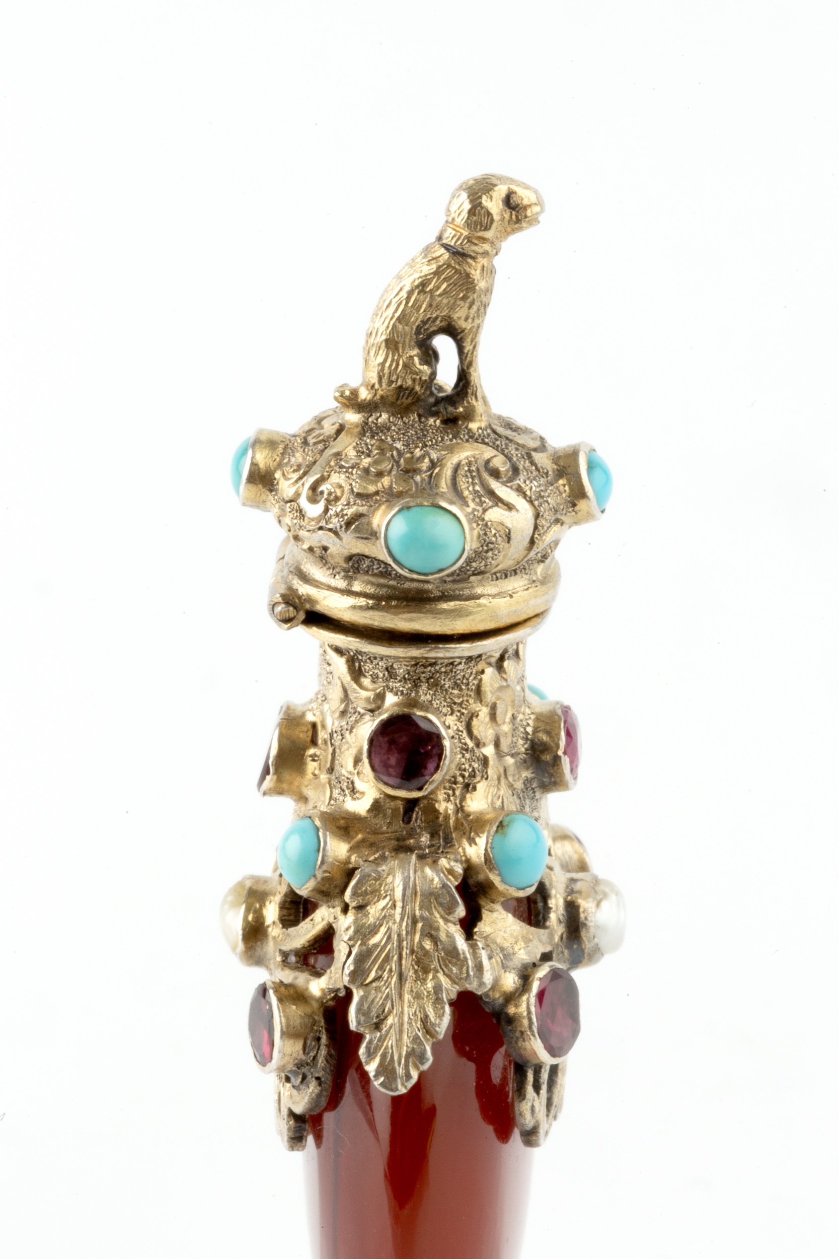 A 19th century silver-gilt mounted agate scent bottle, the pierced and engraved mounts and hinged - Image 4 of 4