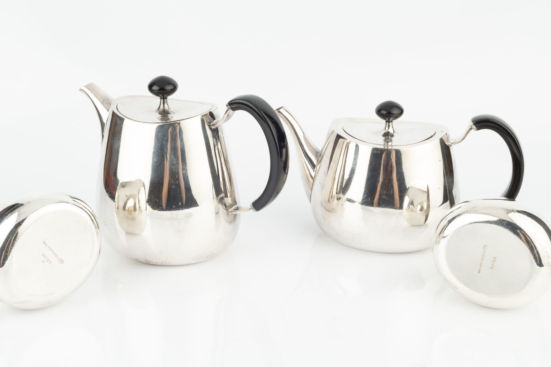 David Mellor (British, b.1930) for Walker and Hall, an electroplated Modernist 'Pride' tea - Image 2 of 2