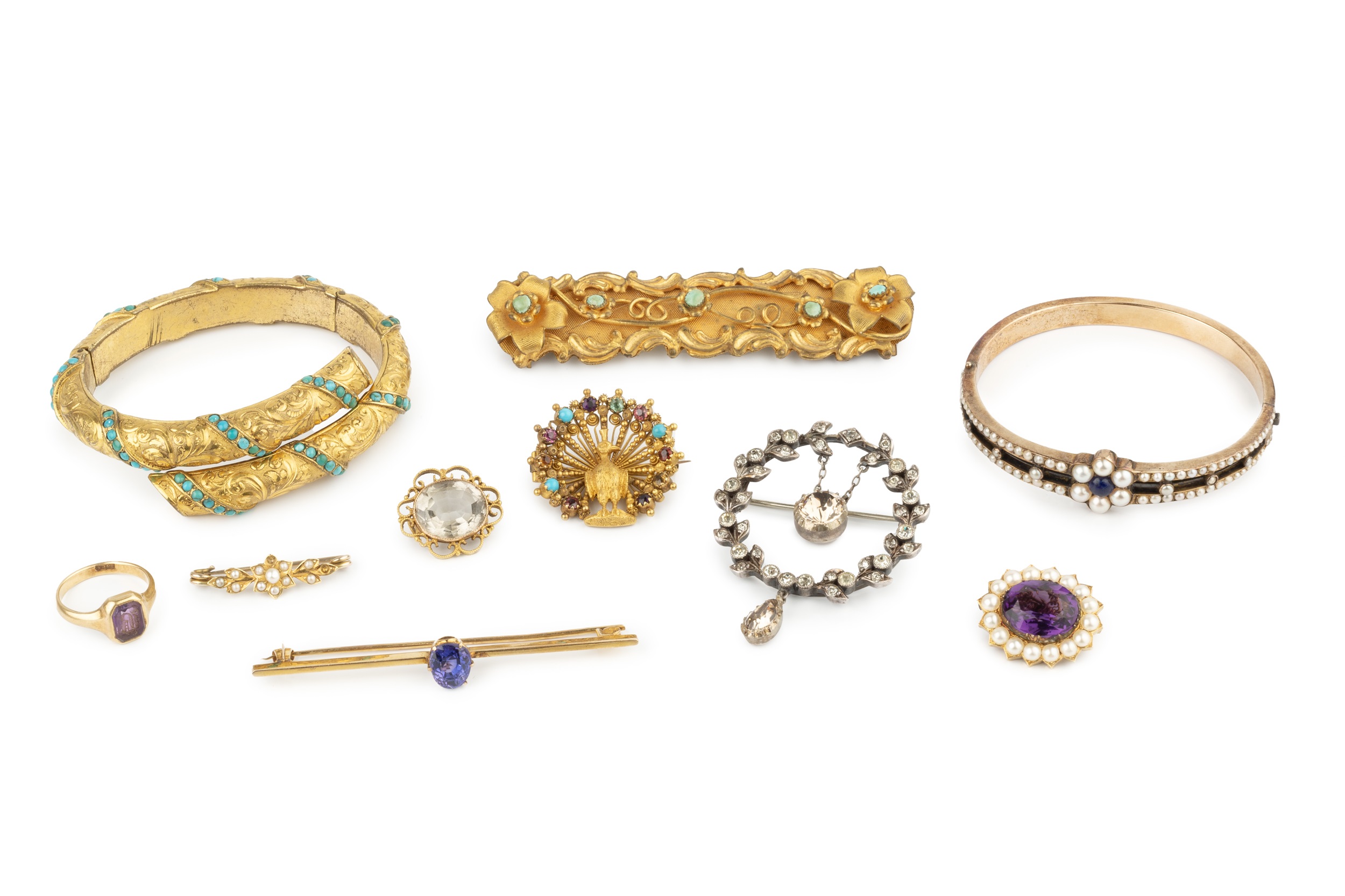 A collection of jewellery, comprising an 18ct gold and amethyst seal ring, intaglio carved with an