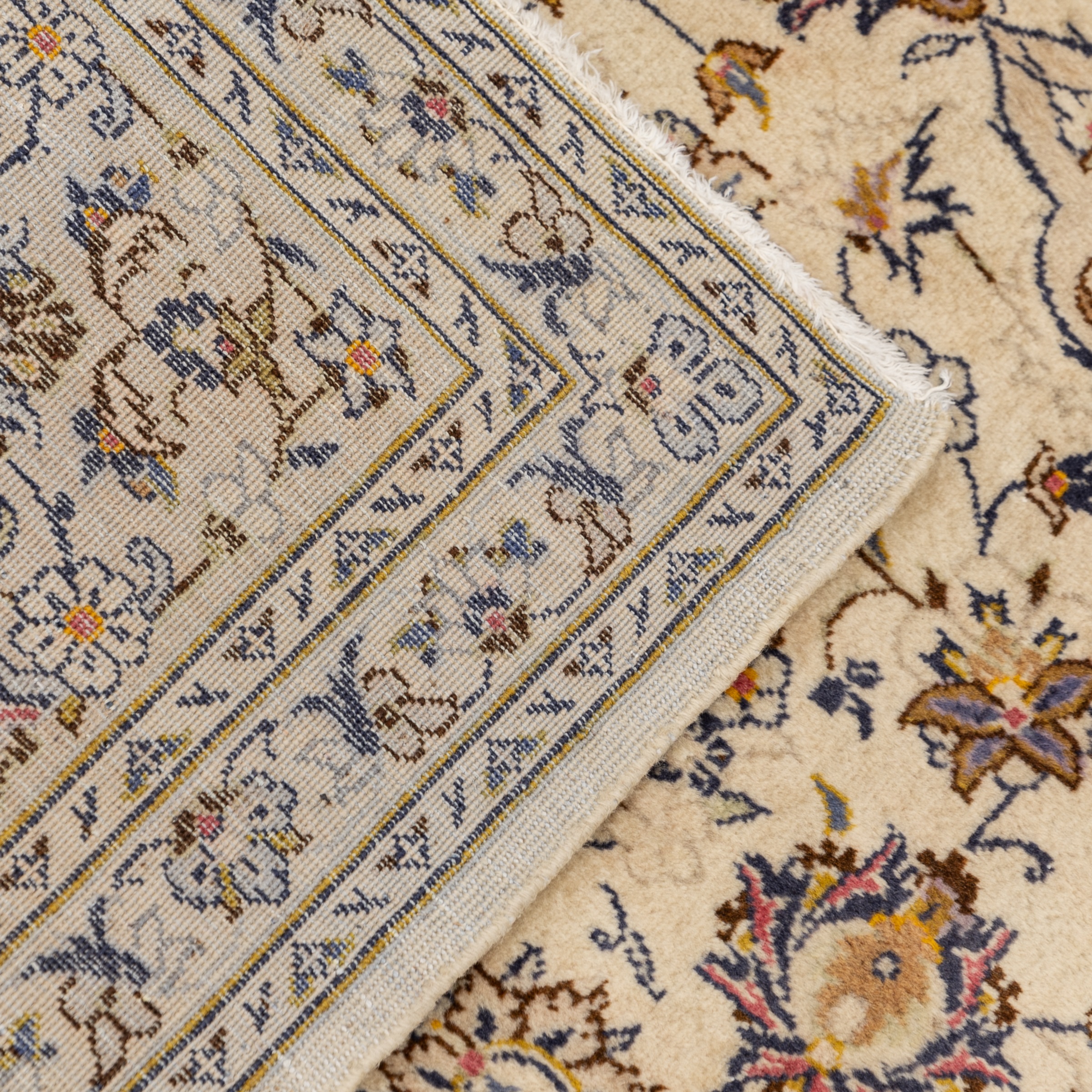 A modern machine-woven Kashan carpet - Image 2 of 2