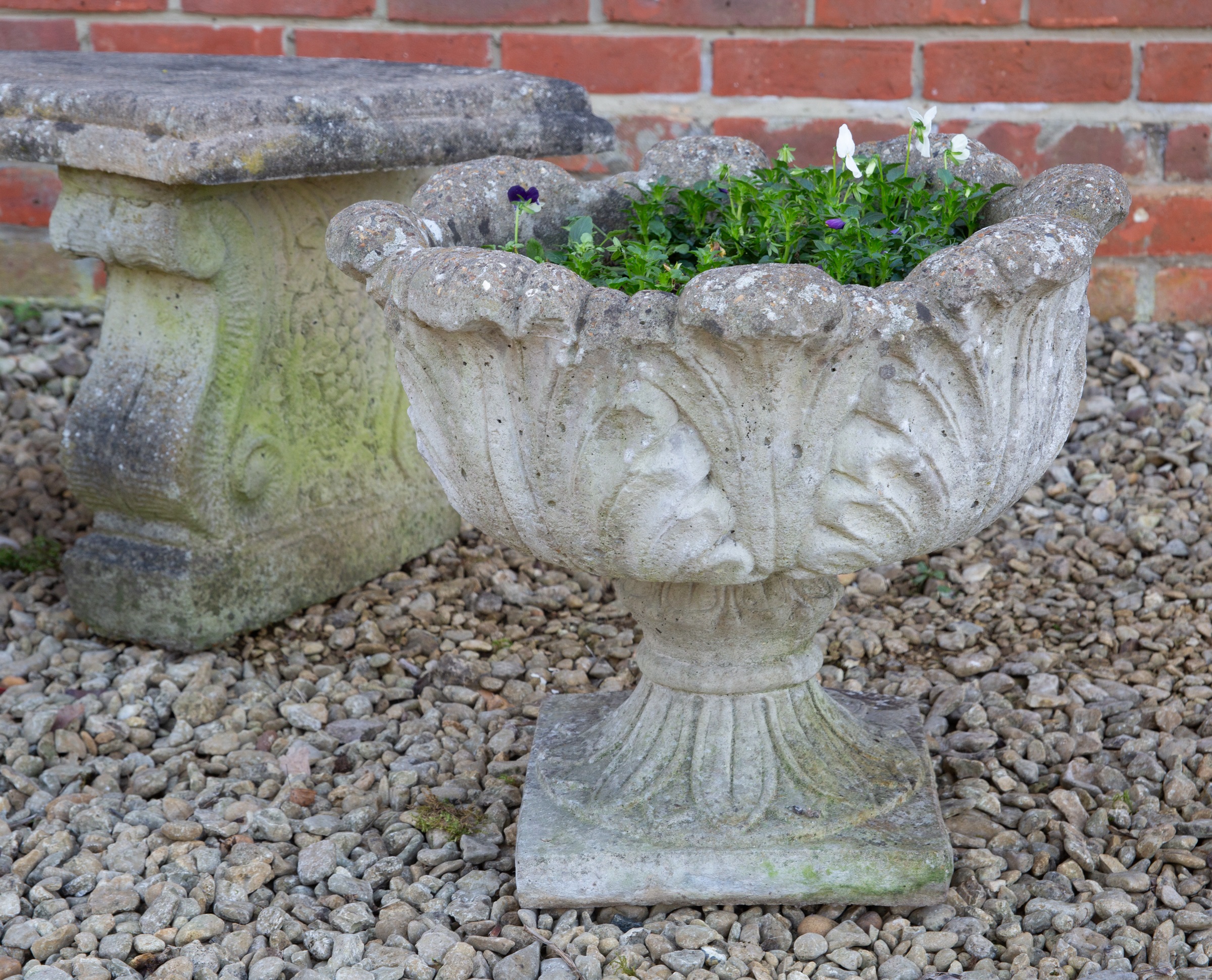 A pair of garden urns and a curved bench - Image 2 of 2