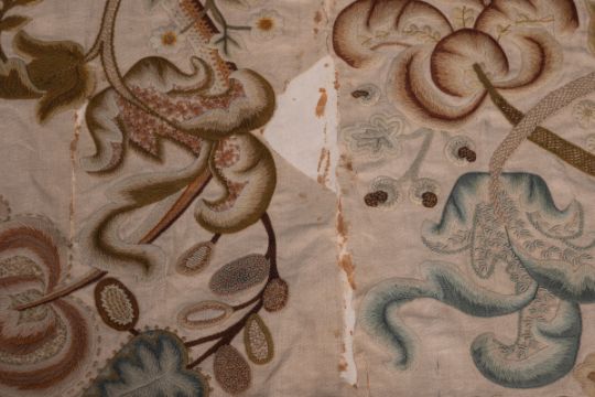 A large Continental crewelwork panel - Image 11 of 11