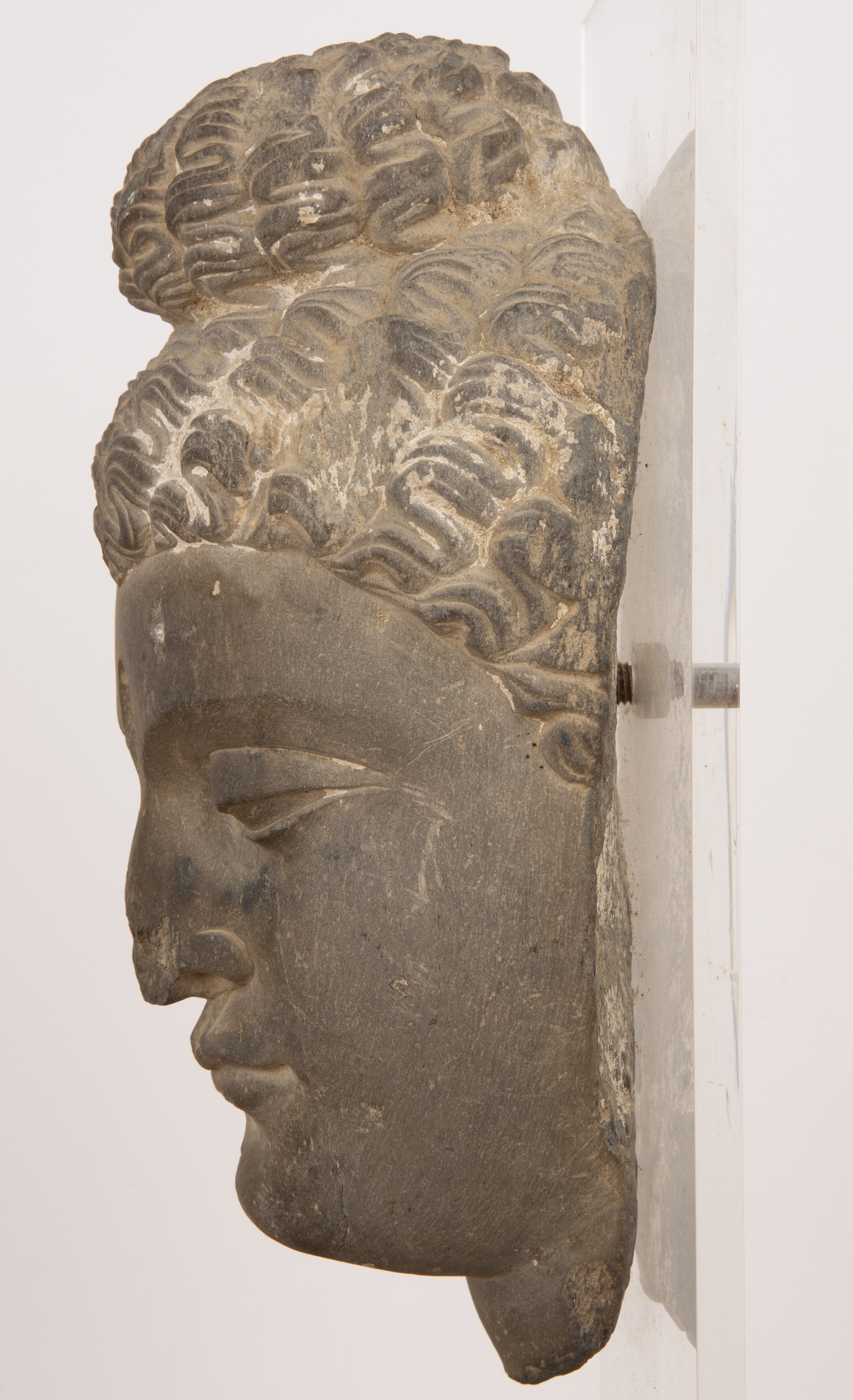 Fragmentary grey carved schist head of Buddha Indian, ancient region of Gandhara, 3rd-4th Century - Image 5 of 9