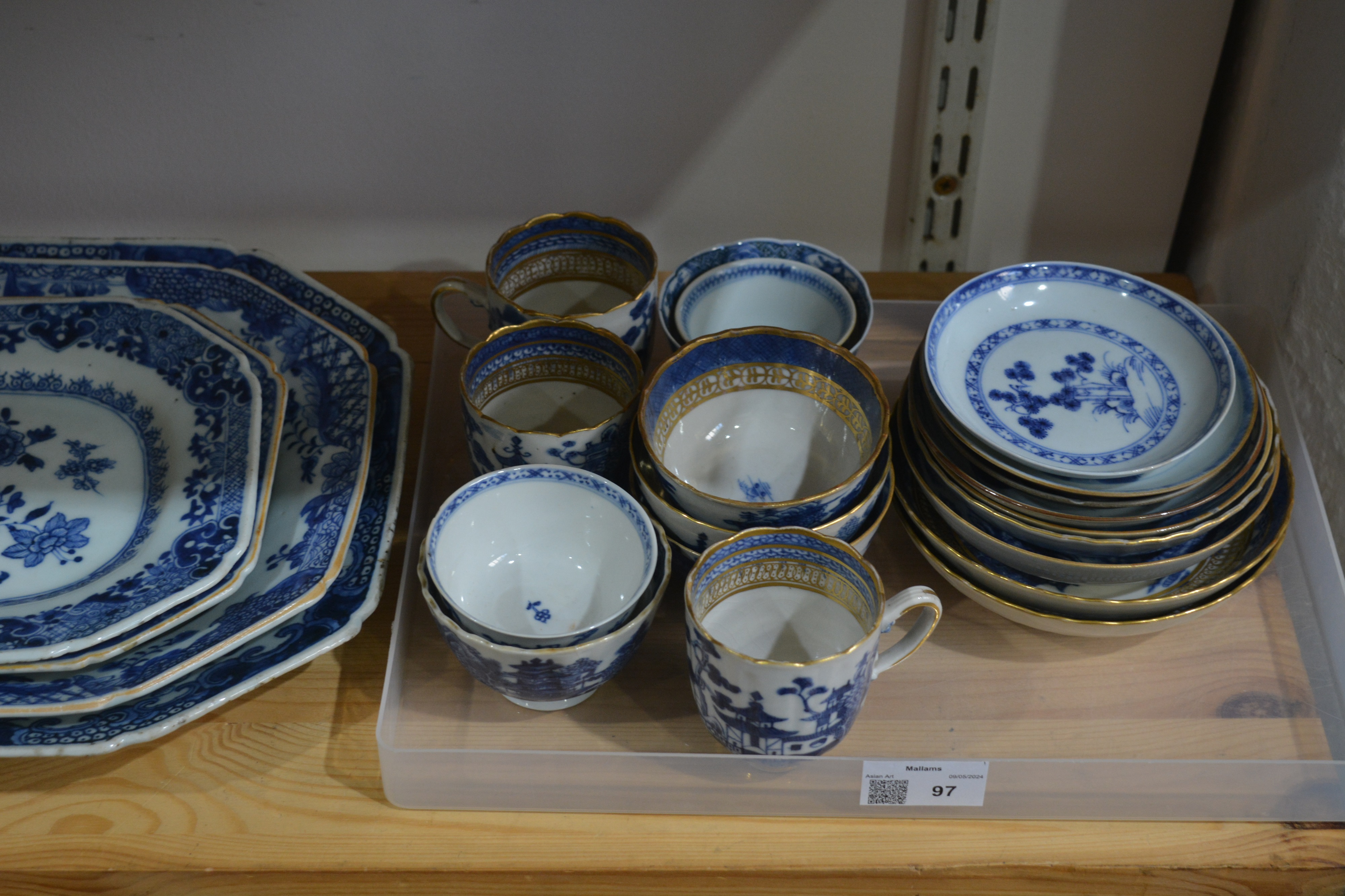 Group of various tea bowls, saucers and cups Chinese, 18th/19th Century including Nanking, Export - Image 7 of 8
