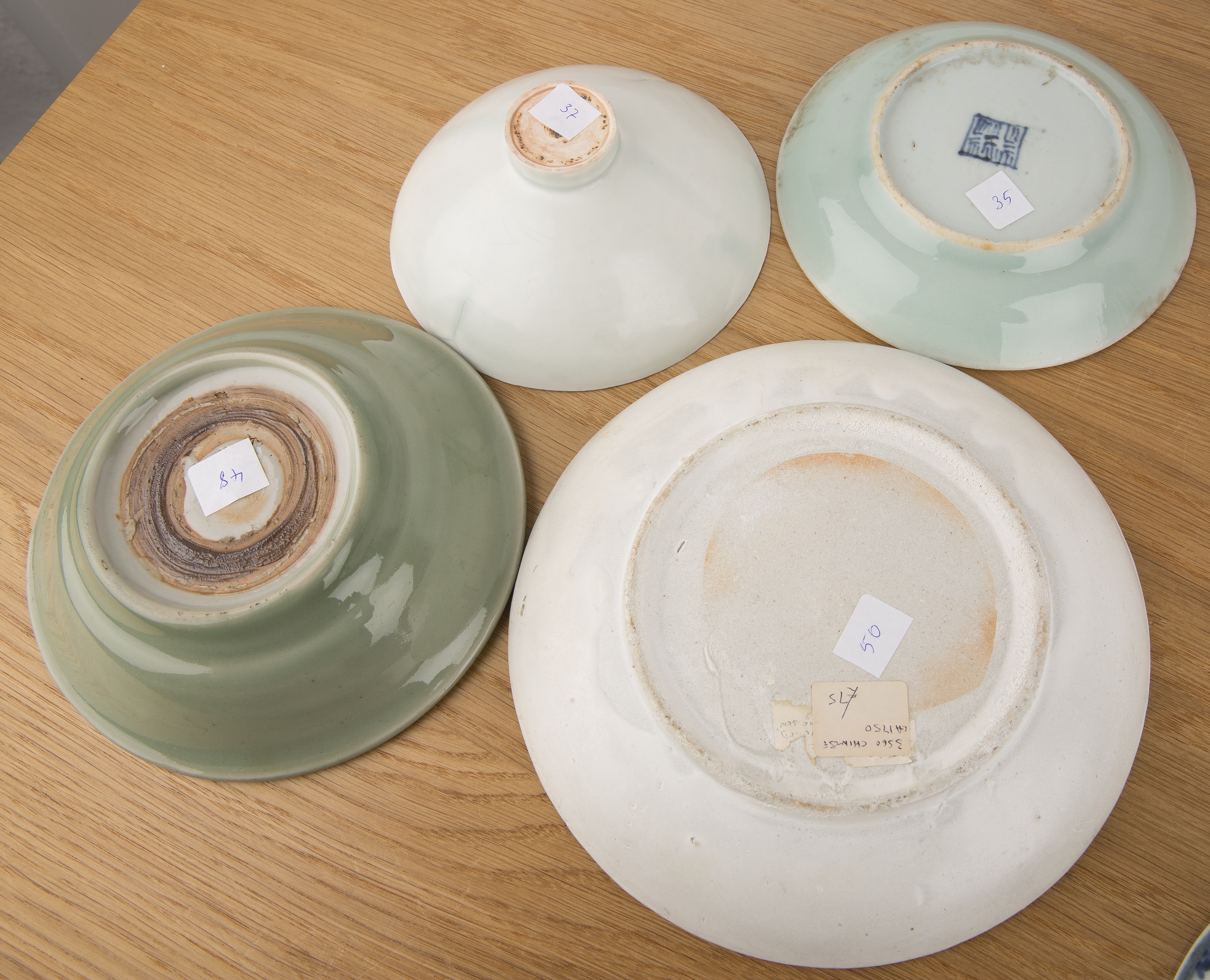 Group of blue and white and celadon porcelain Chinese, Ming and later including a saucer dish - Image 3 of 7