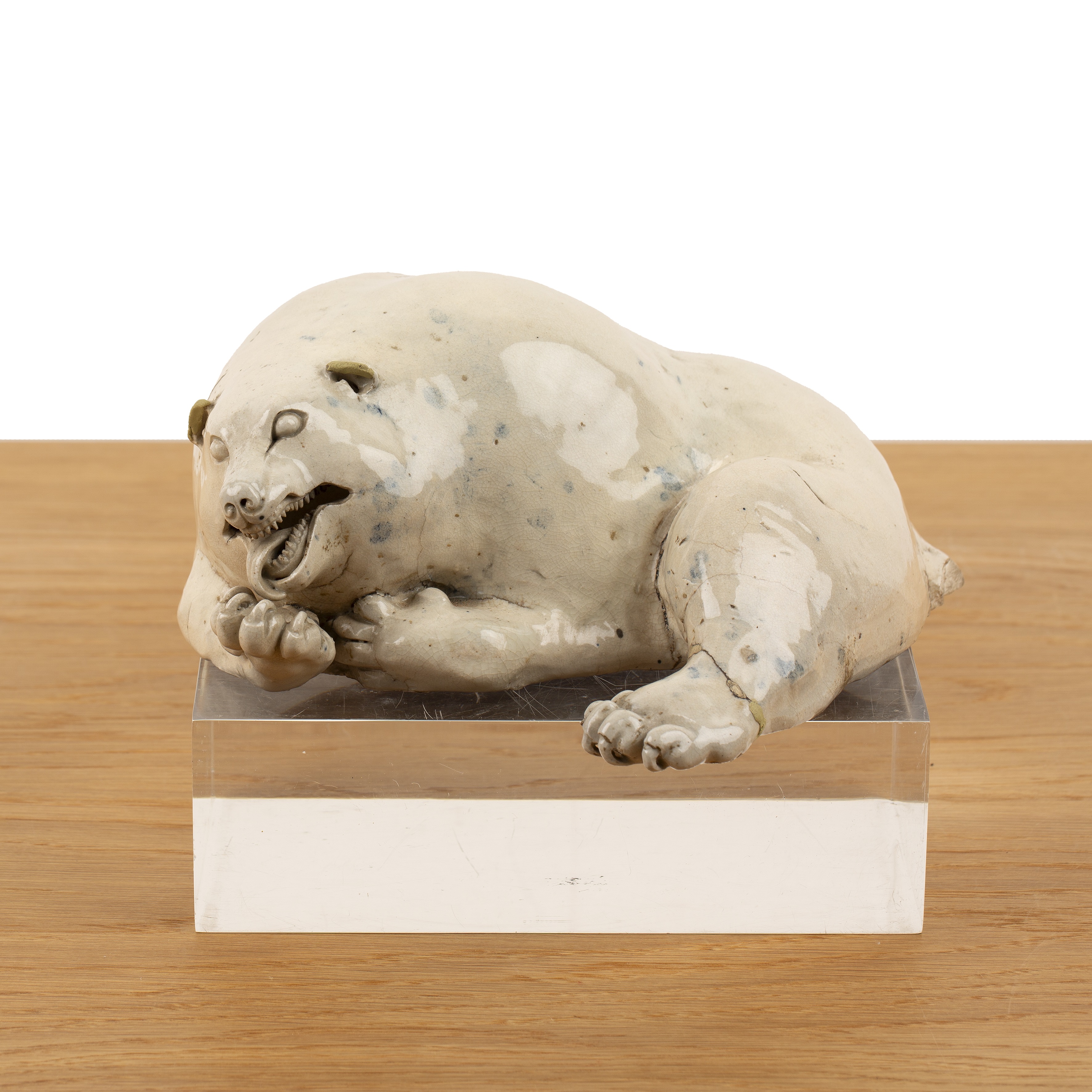 Porcelain model bear Japanese, 17th/18th Century the animal with its right paw lifting towards its - Image 2 of 16