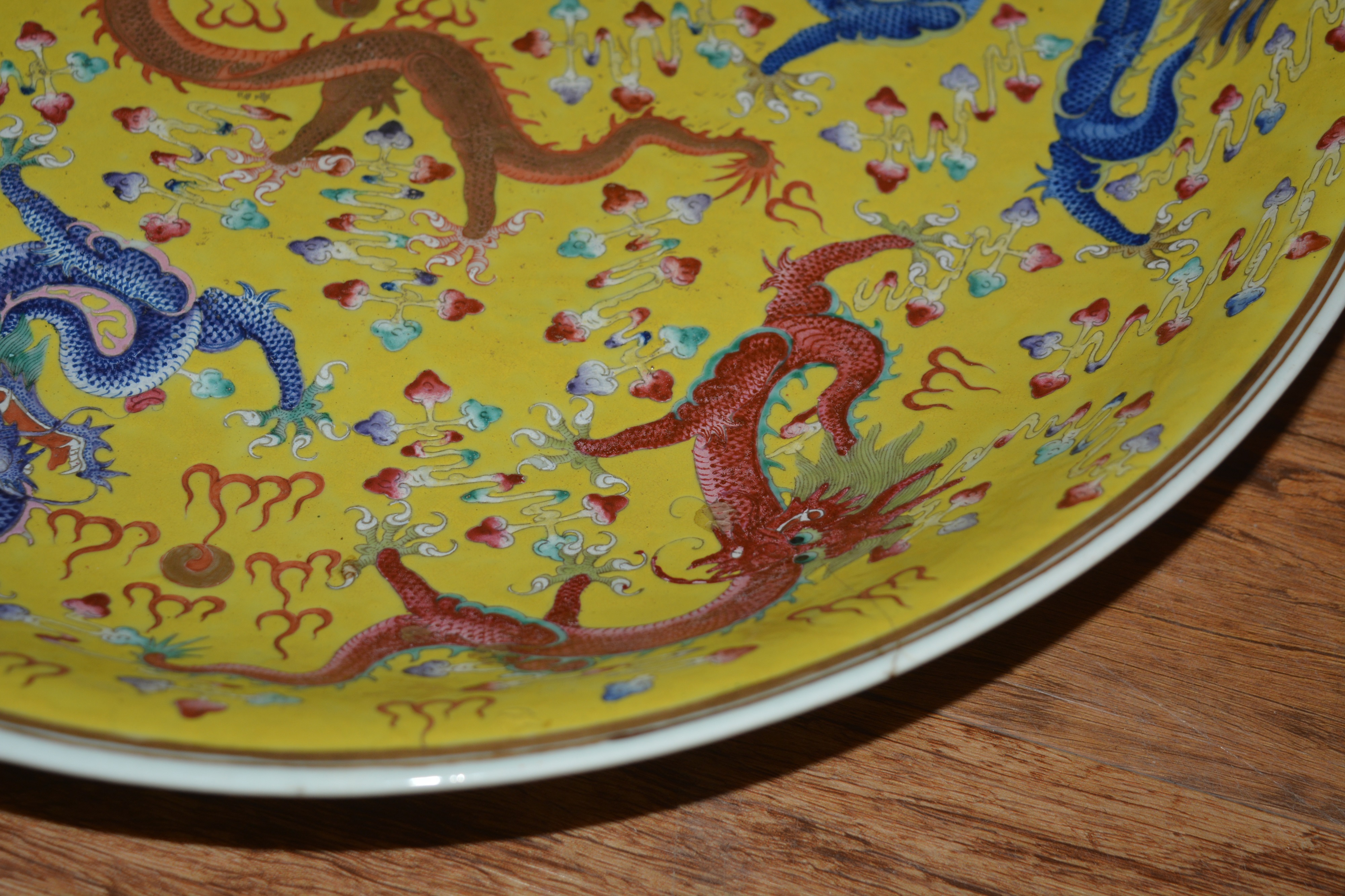 Imperial yellow ground large porcelain charger Chinese, Guangxu period painted in coloured enamels - Image 13 of 15