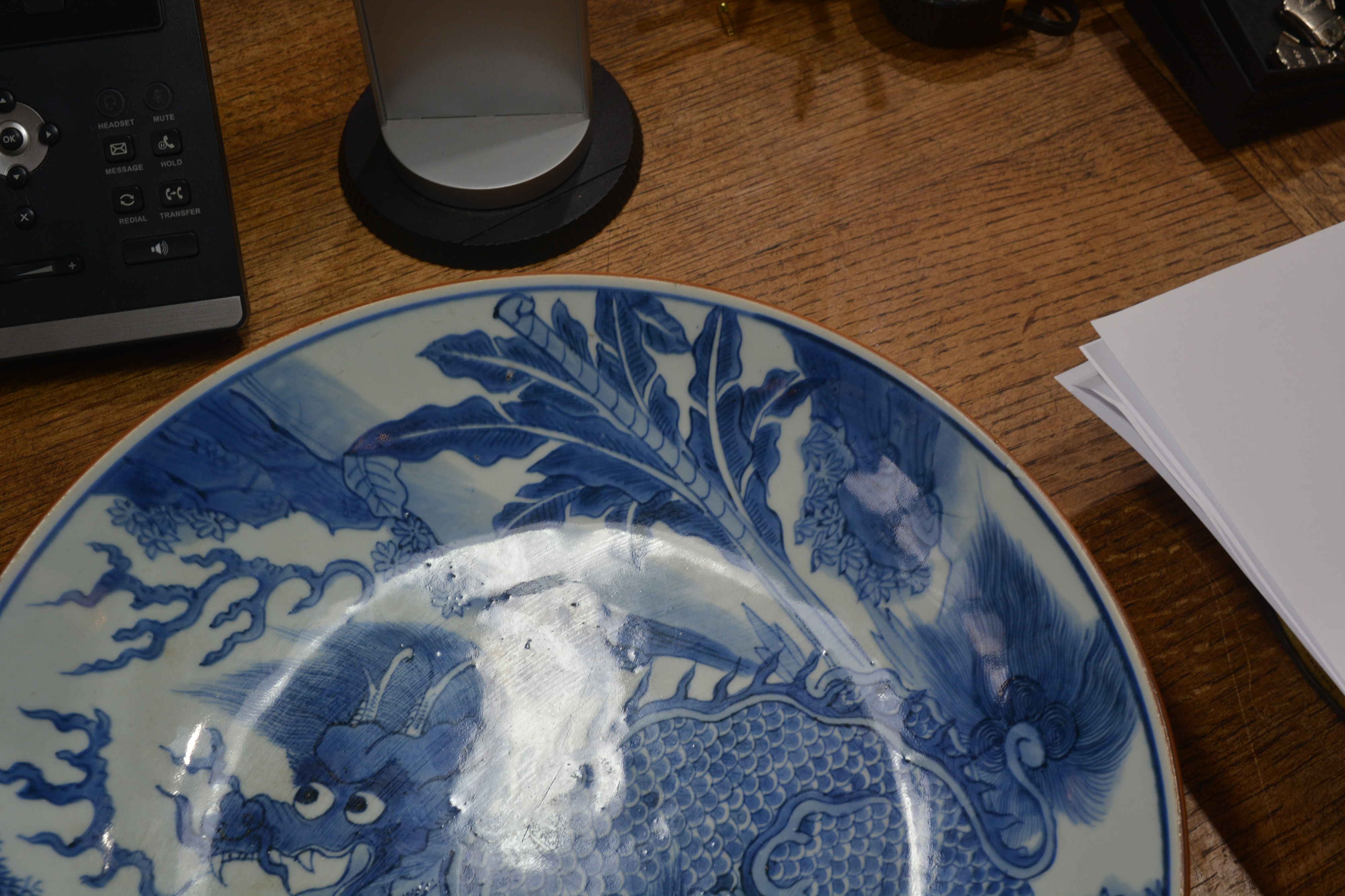 Blue and white porcelain charger Chinese, Shunzi period, circa 1650-1660 painted with qilin and - Image 11 of 14