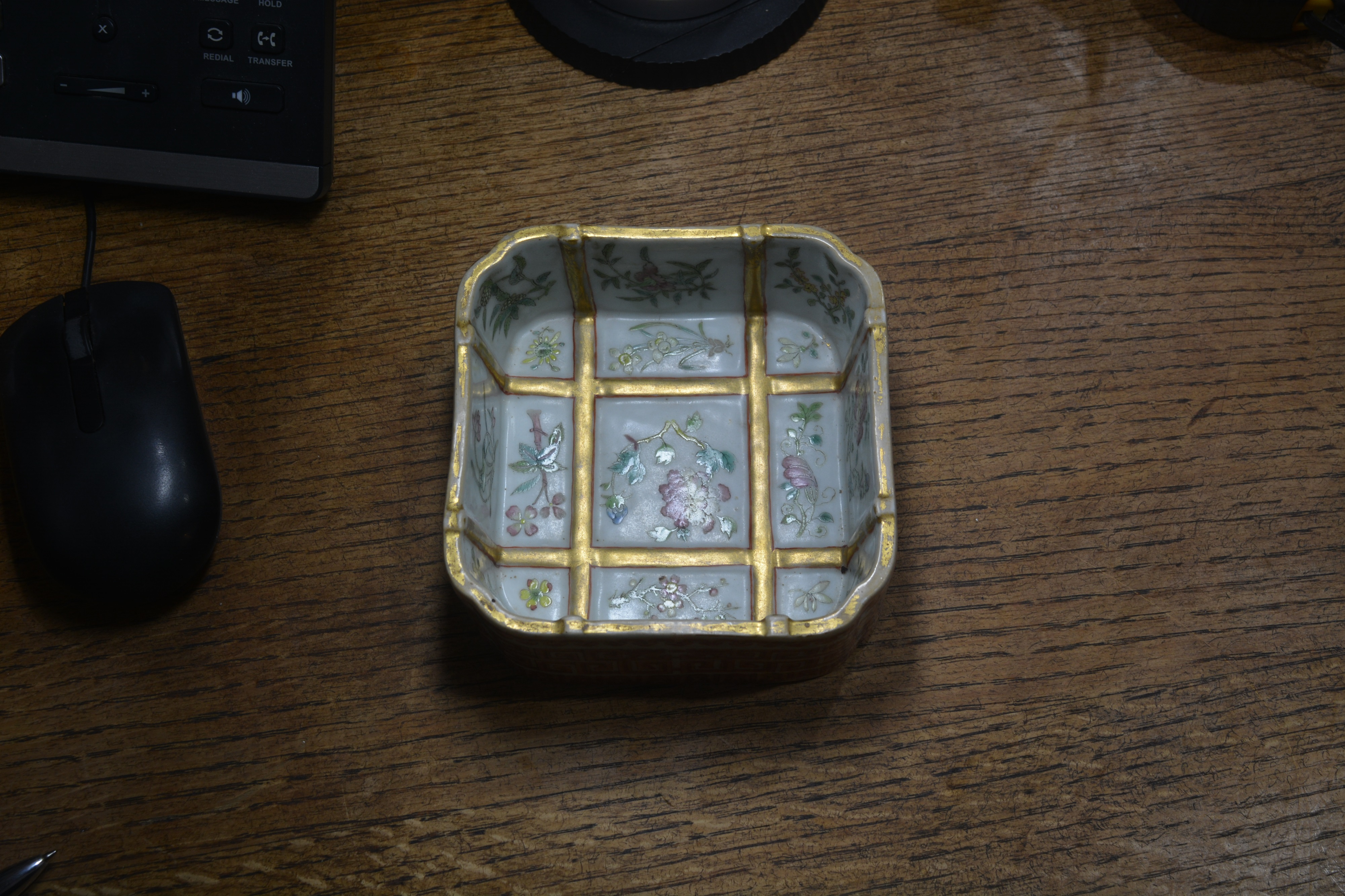 Porcelain square dish Chinese, Daoguang with panels of painted flowers within gilded bands to the - Image 10 of 10