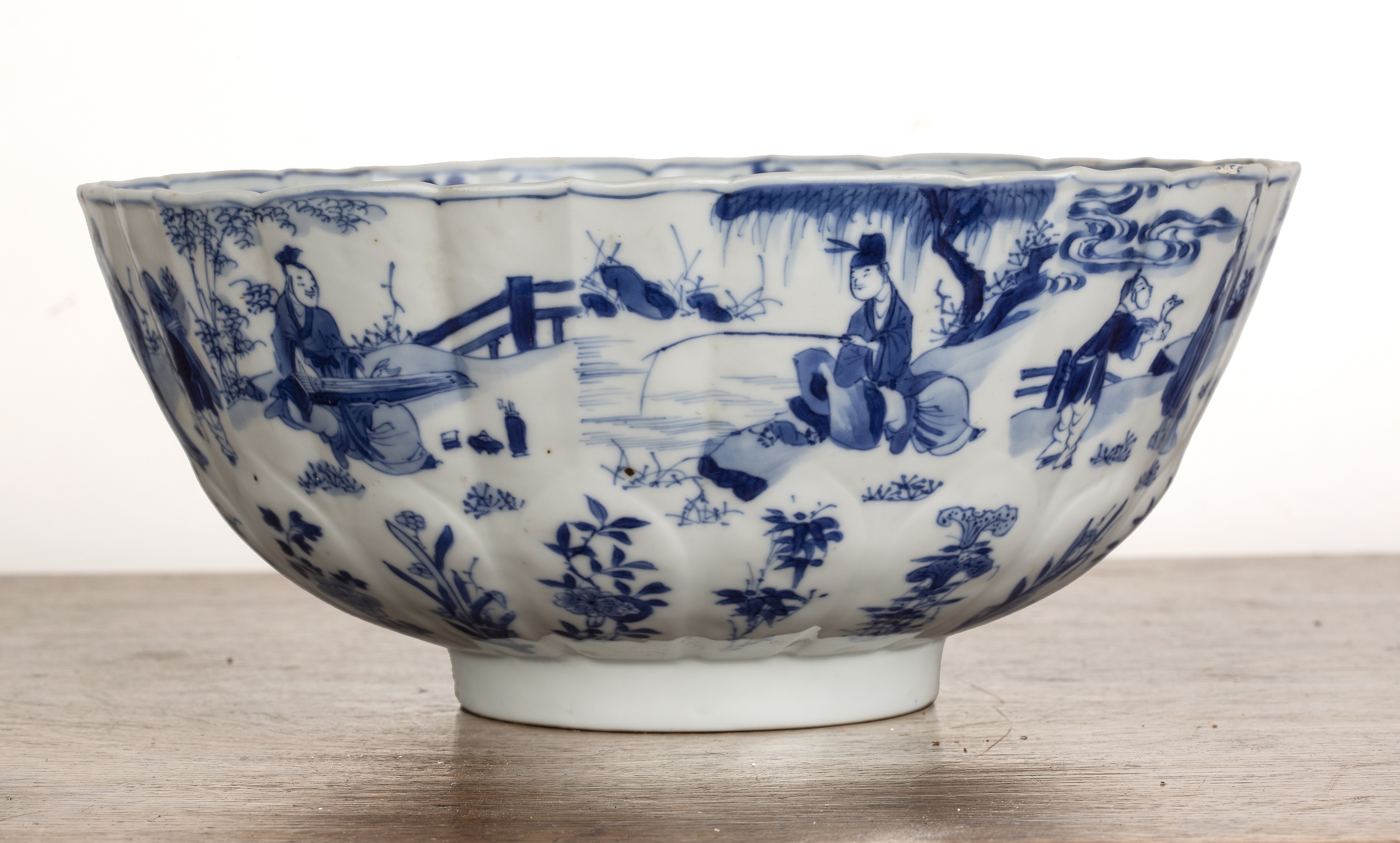 Blue and white fluted porcelain bowl Chinese, Kangxi painted with garden scenes, six character - Image 5 of 6