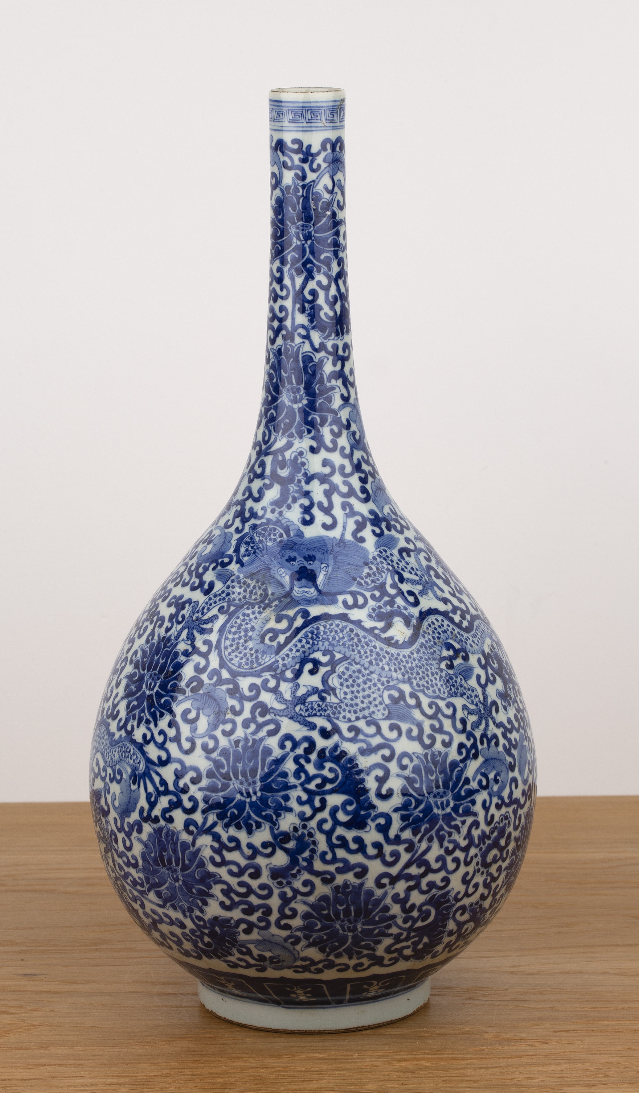 Blue and white porcelain bottle vase Chinese, early 20th Century painted with trailing dragons and - Image 3 of 5