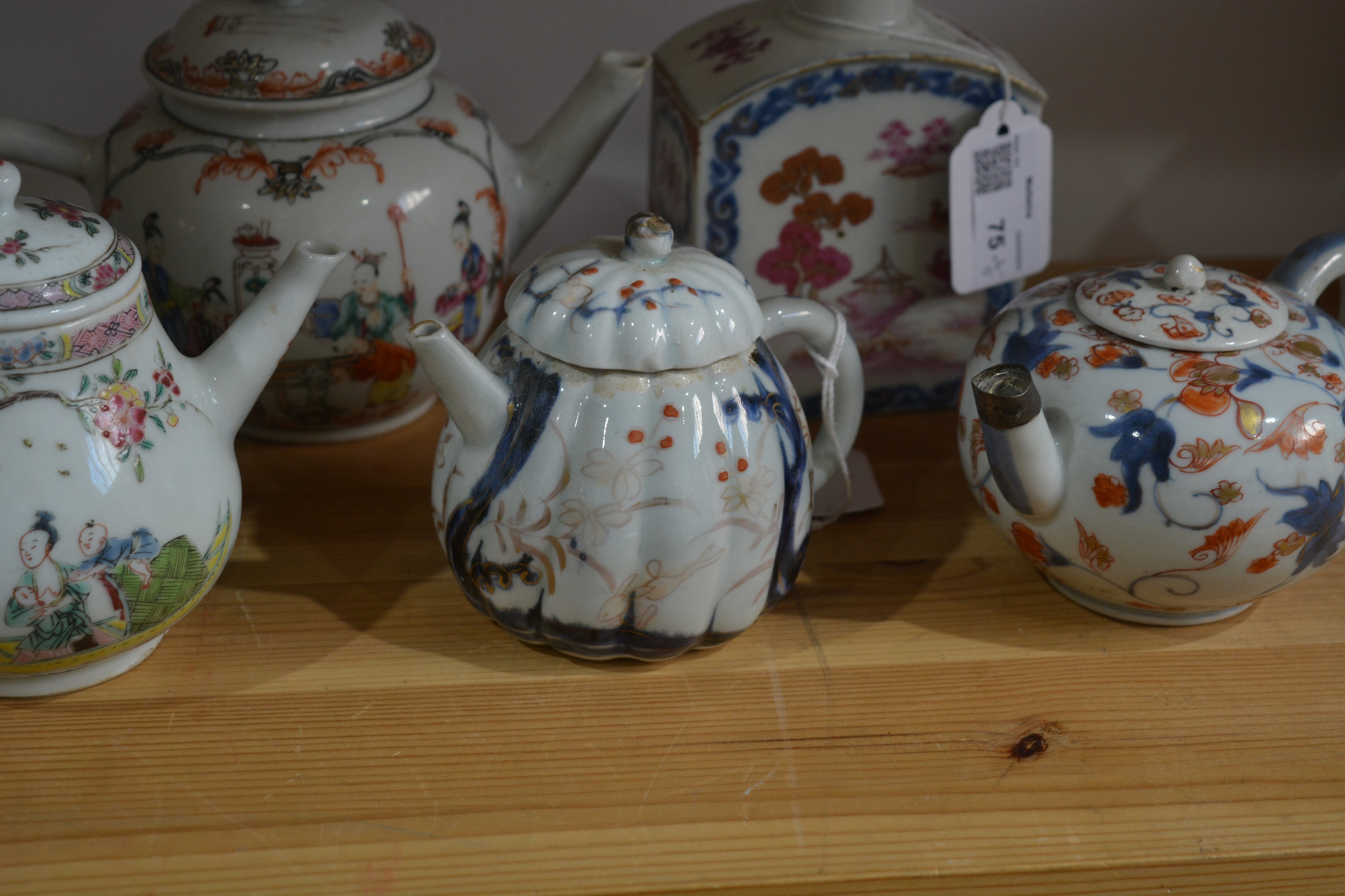 Group of four porcelain teapots and a tea caddy Chinese, 18th Century to include an ovoid teapot, - Image 8 of 11