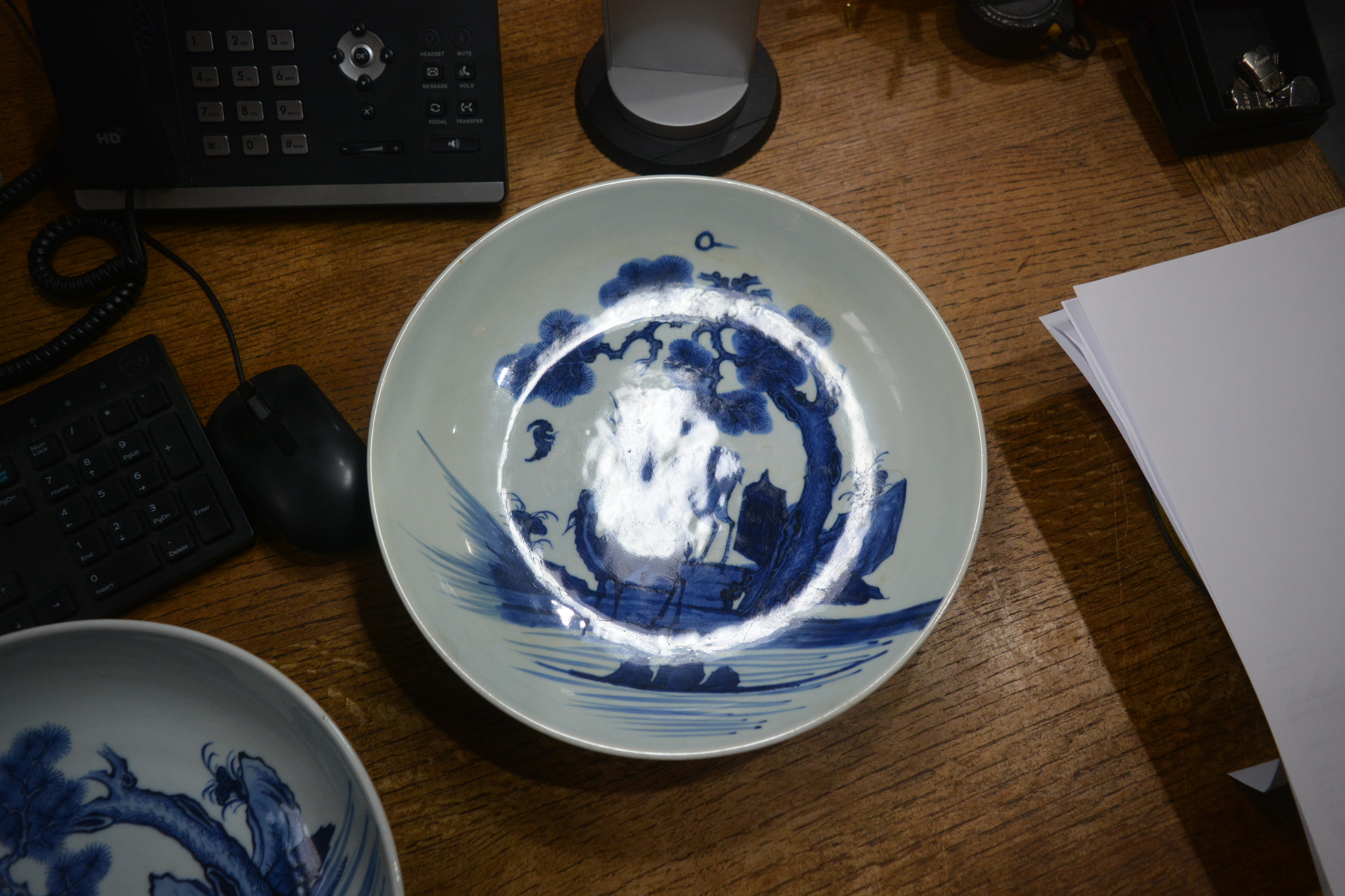 Pair of blue and white porcelain large dishes Chinese, 18th Century each painted with symbolic - Bild 15 aus 20