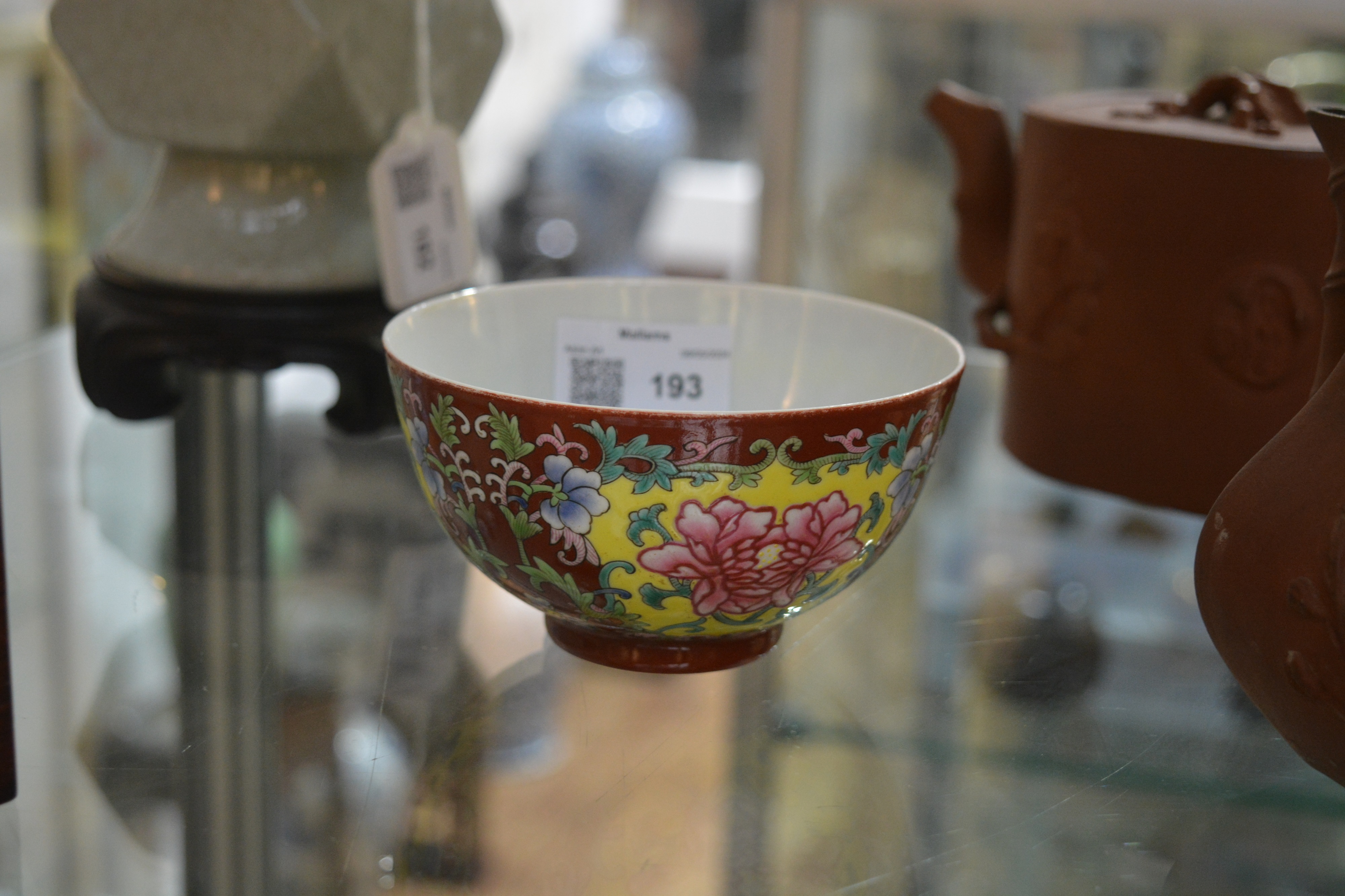 Polychrome enamelled porcelain bowl Chinese, 19th/20th Century painted with peonies and trailing - Image 12 of 12